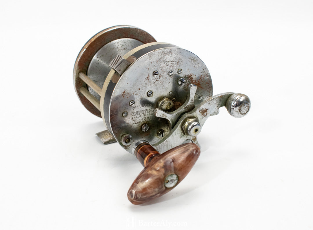 PF LUEGER CAPITOL NO-1988 USA Vintage Fish Reel Used