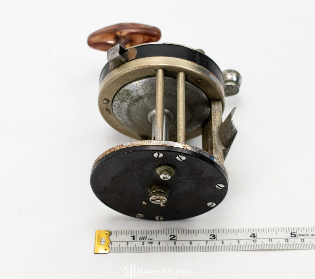 PF LUEGER CAPITOL NO-1988 USA Vintage Fish Reel Used