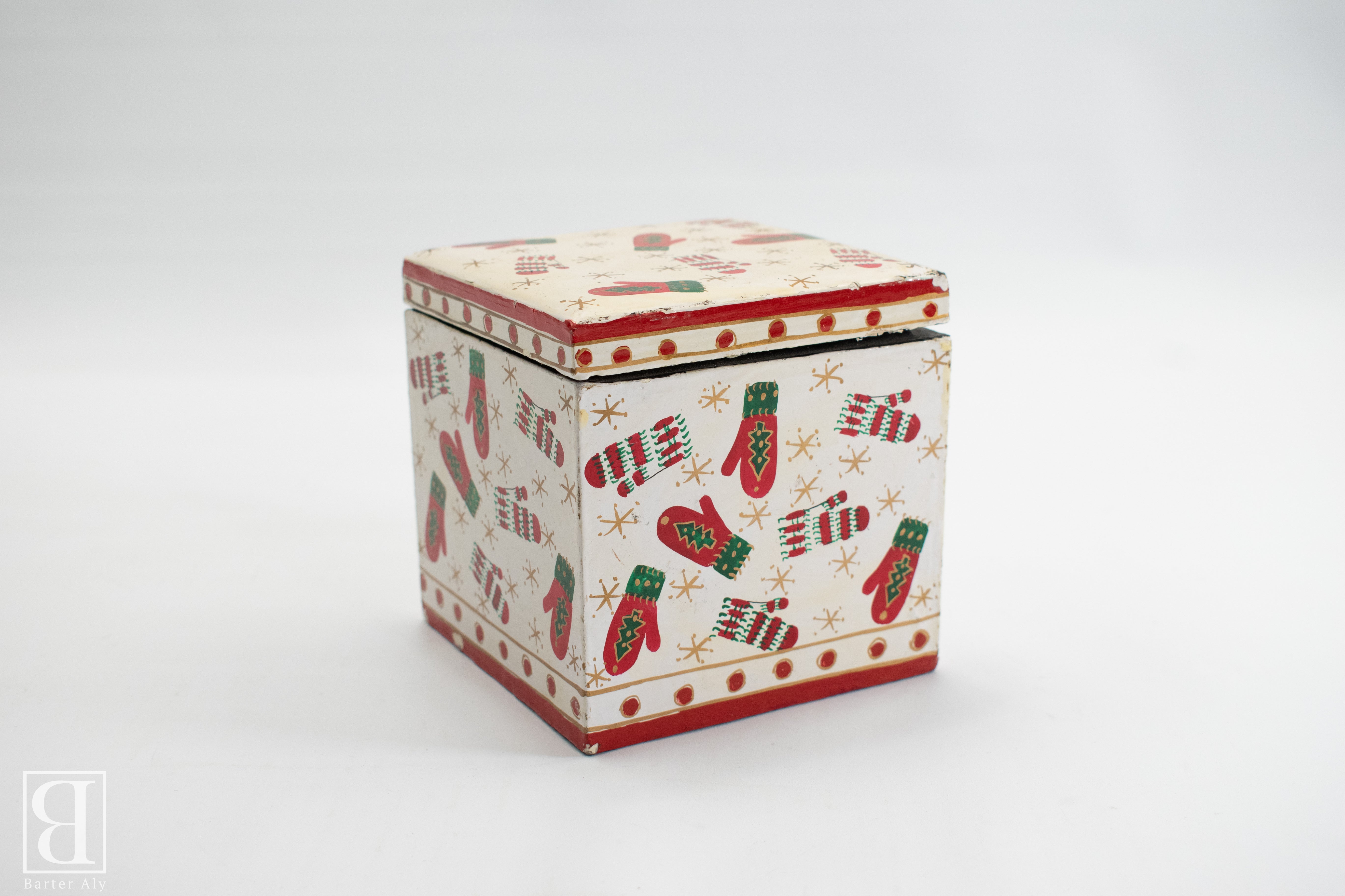 Christmas Collectible Decor Box 4 x 4 Box Holiday Keep Sake Box used