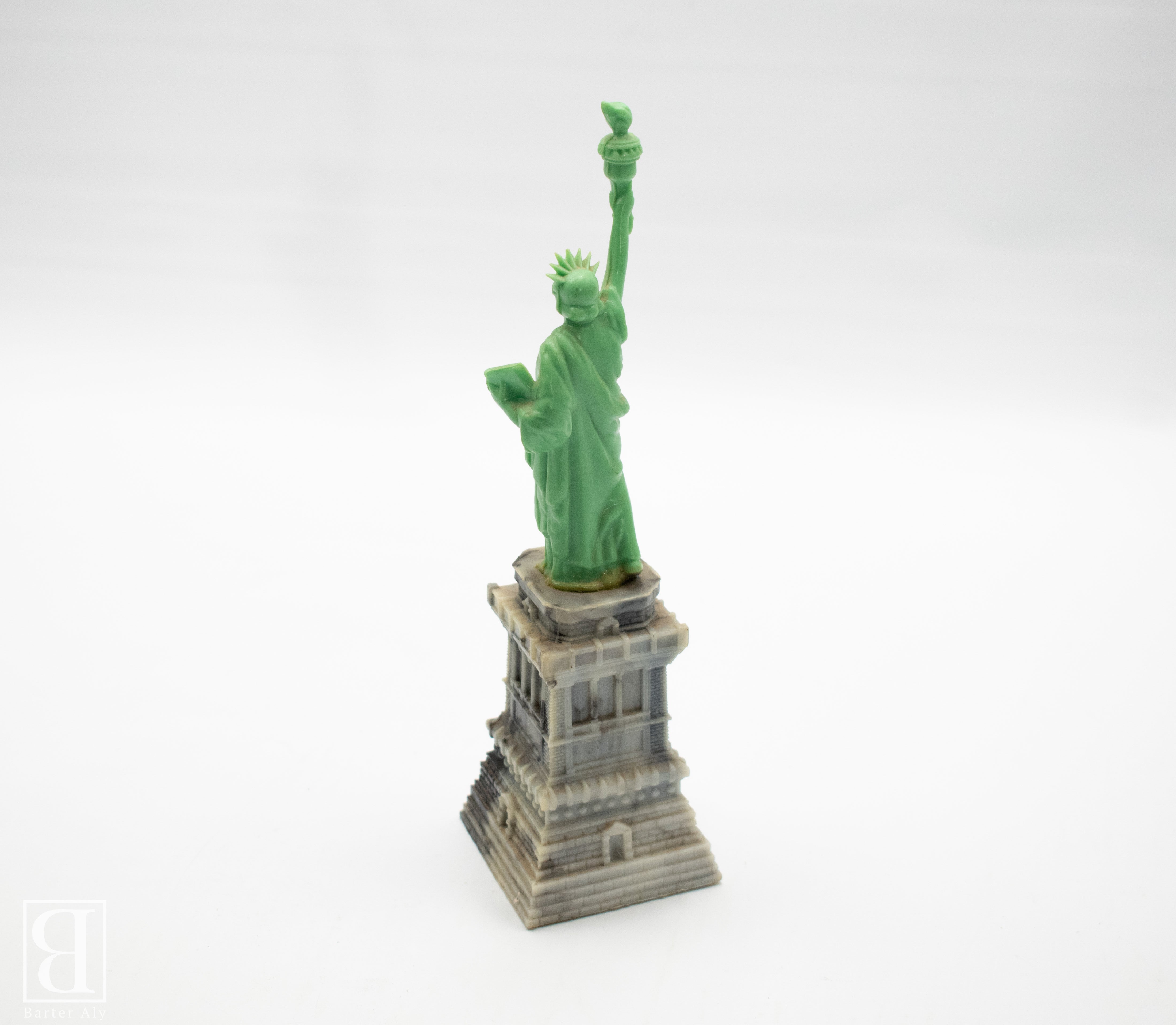 Collectible Statue of Liberty Plastic Figurine Used Statue Green 9 x 2 New York Suvenour