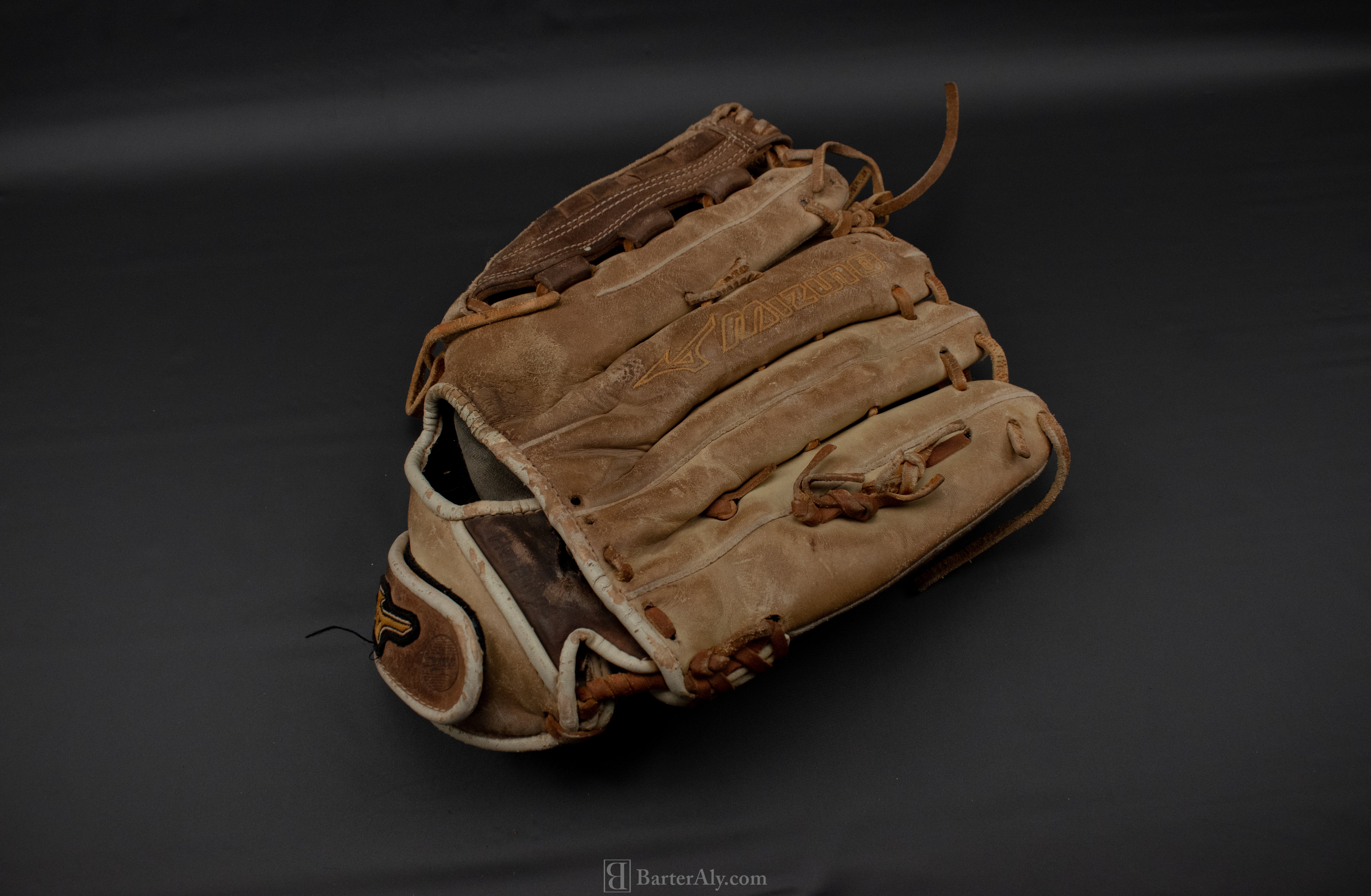 Mizuno Leather Baseball Glove Adult 12.5 Left Hand Brown GMVP 1250SFD1CR