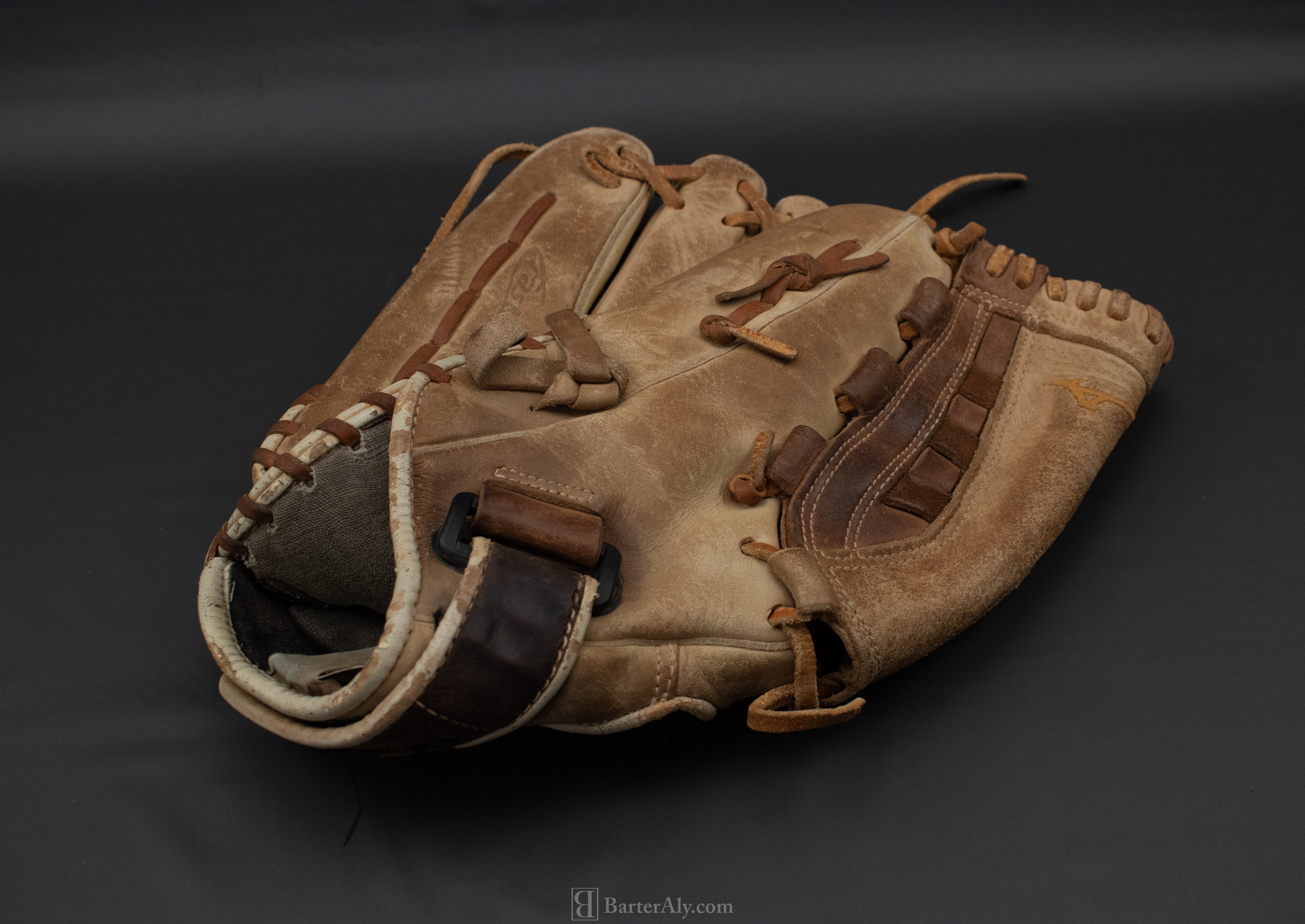 Mizuno Leather Baseball Glove Adult 12.5 Left Hand Brown GMVP 1250SFD1CR