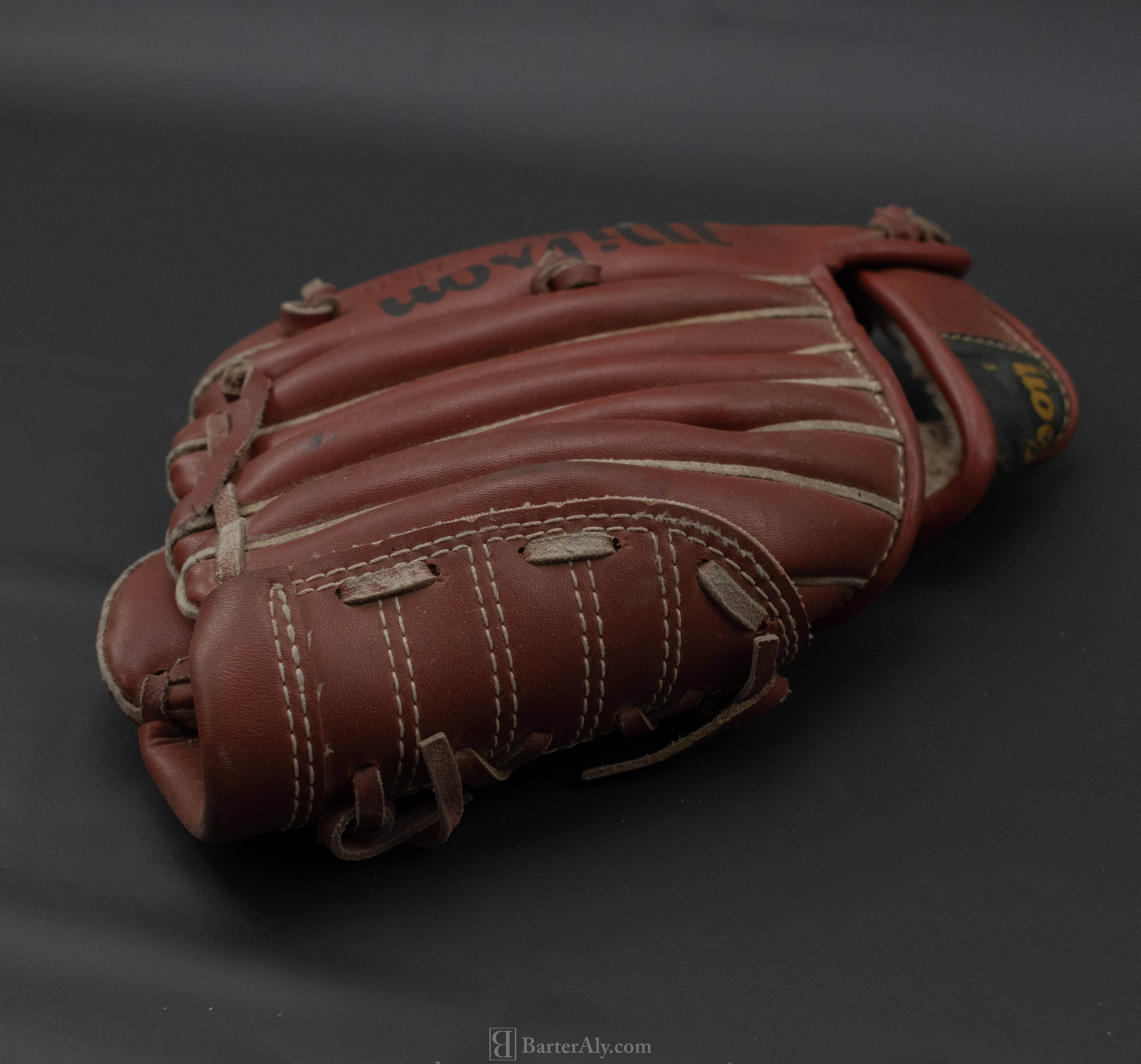 Vintage Wilson T-ball Baseball Glove Right Hand Glove 10in Brown Leather Field Master Kids