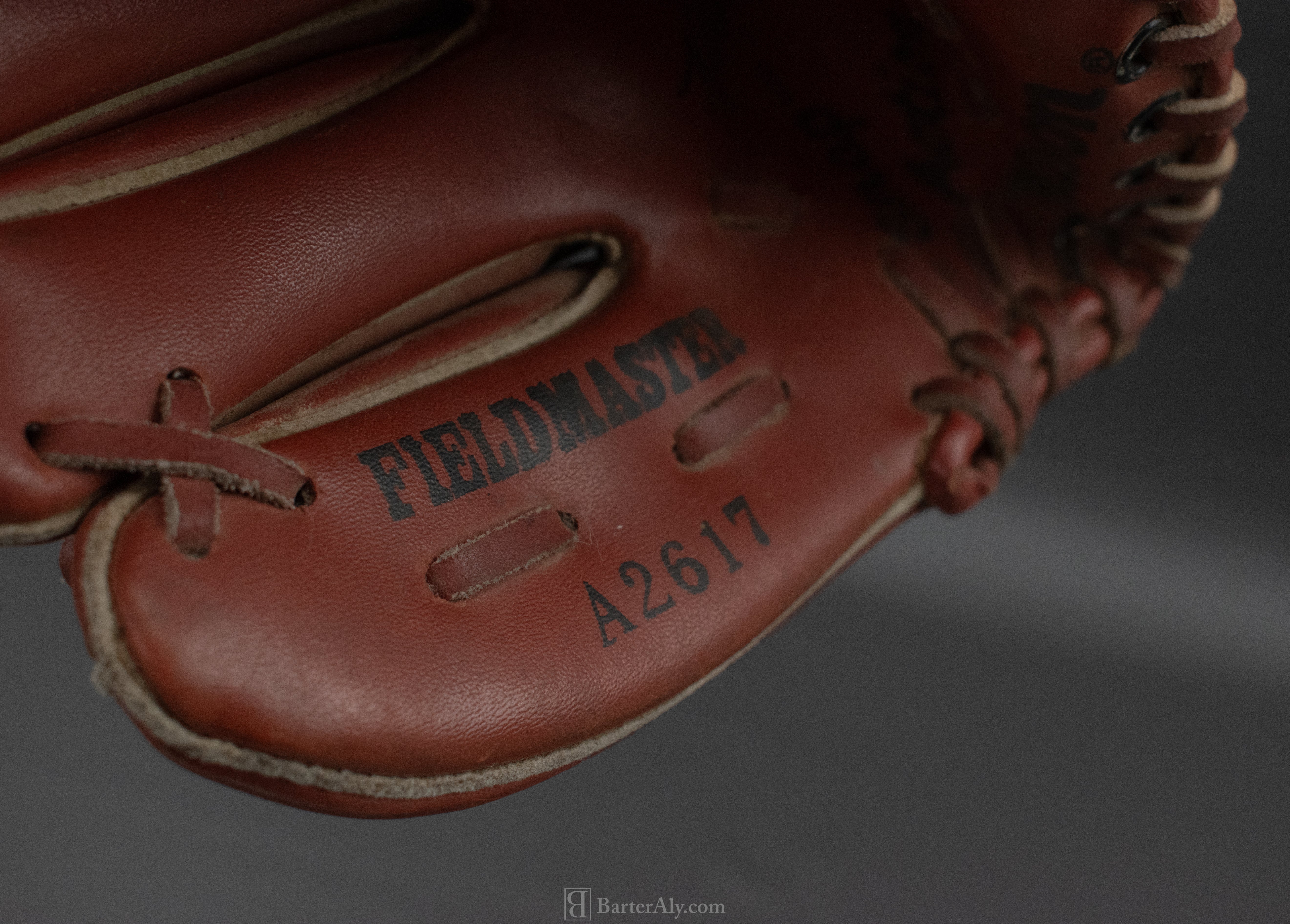 Vintage Wilson T-ball Baseball Glove Right Hand Glove 10in Brown Leather Field Master Kids