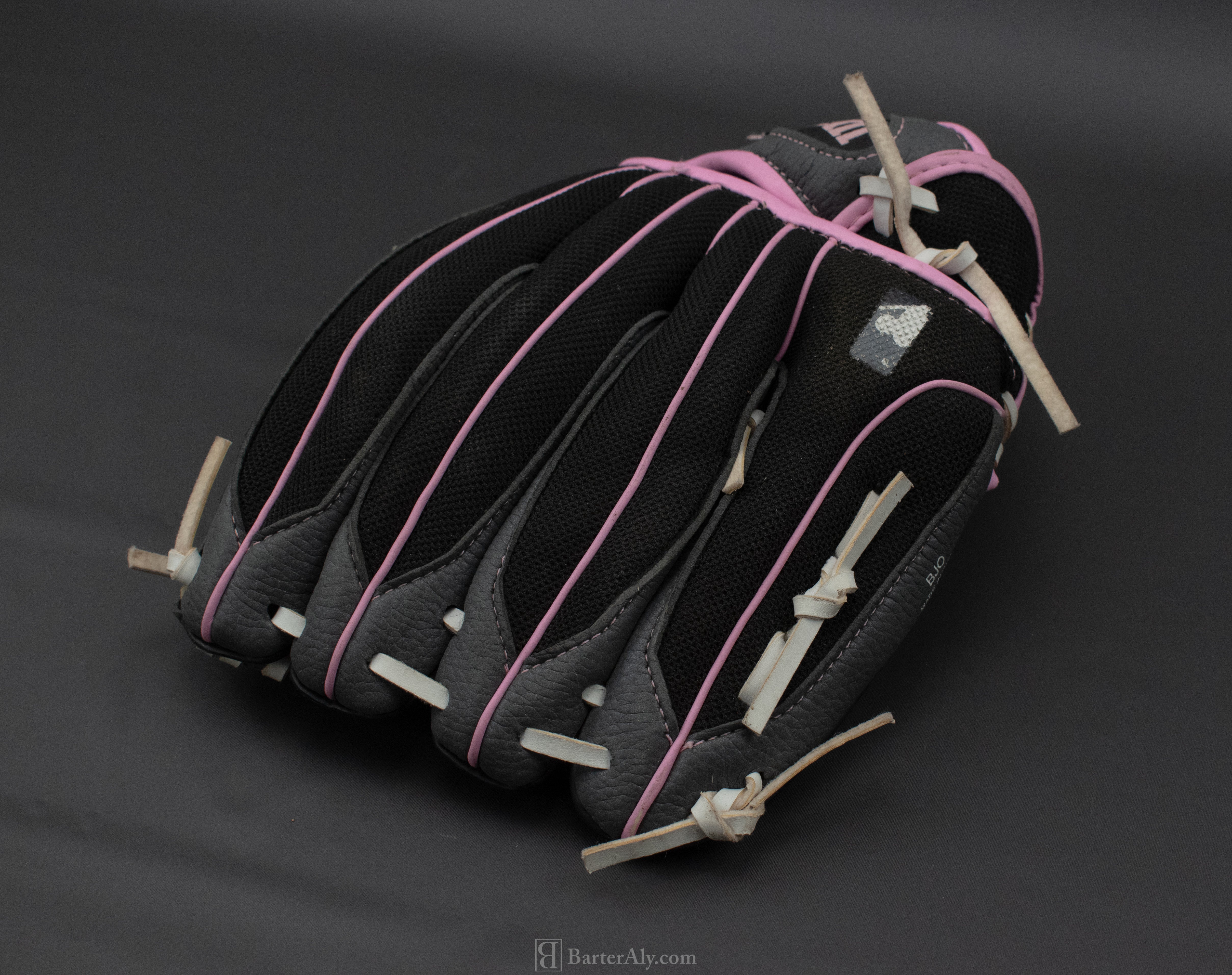 Wilson Baseball Glove Kids Pink and Black Used 10 1/2 Right Hand WTA01RB15B5105