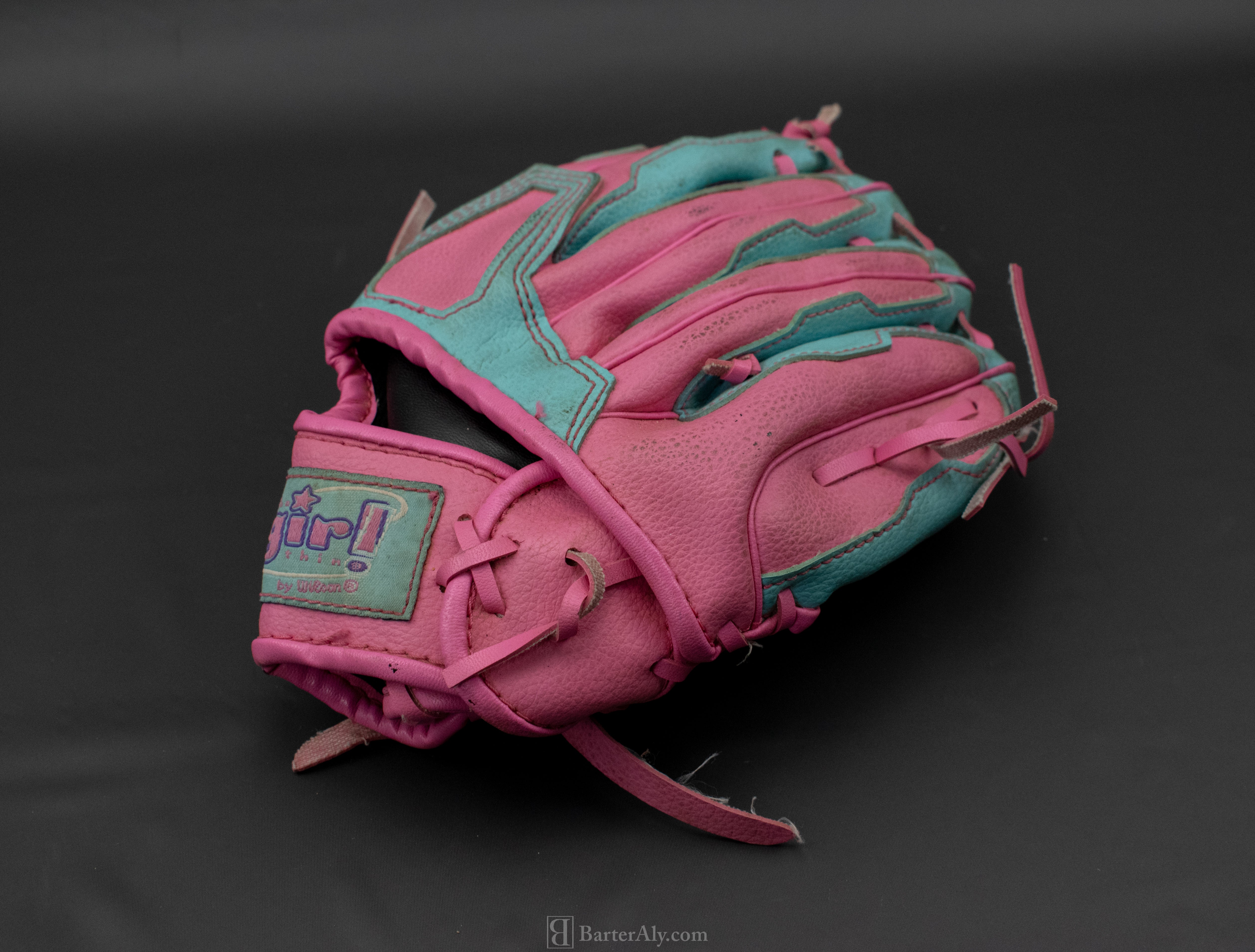 Wilson T-Ball Glove Kids Baseball Pink Blue Girls Baseball Glove 10in Left Hand