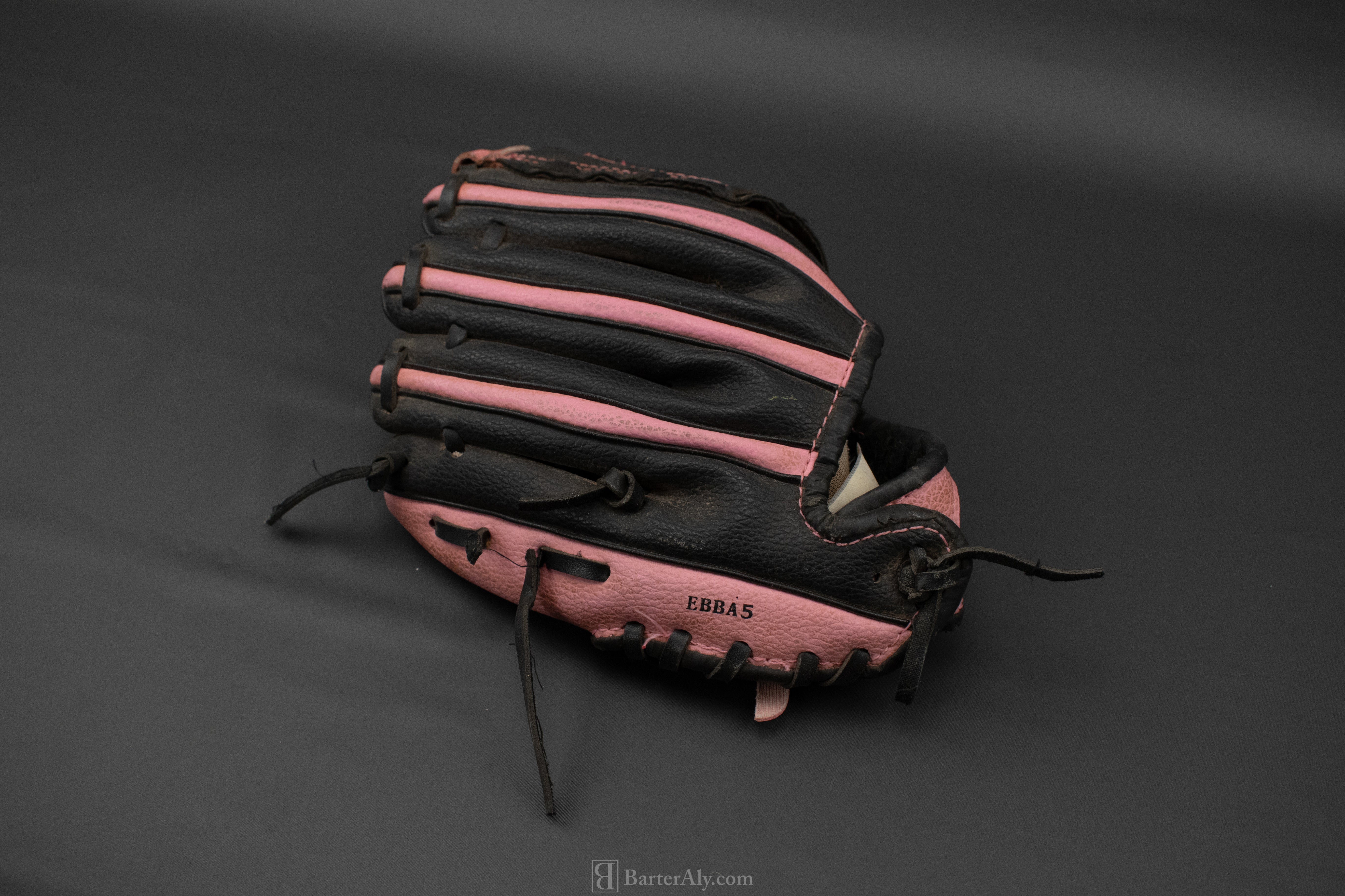 Rawlings Baseball Glove Right Hand Girls T-Ball Glove 9in Pink PL90PB Used