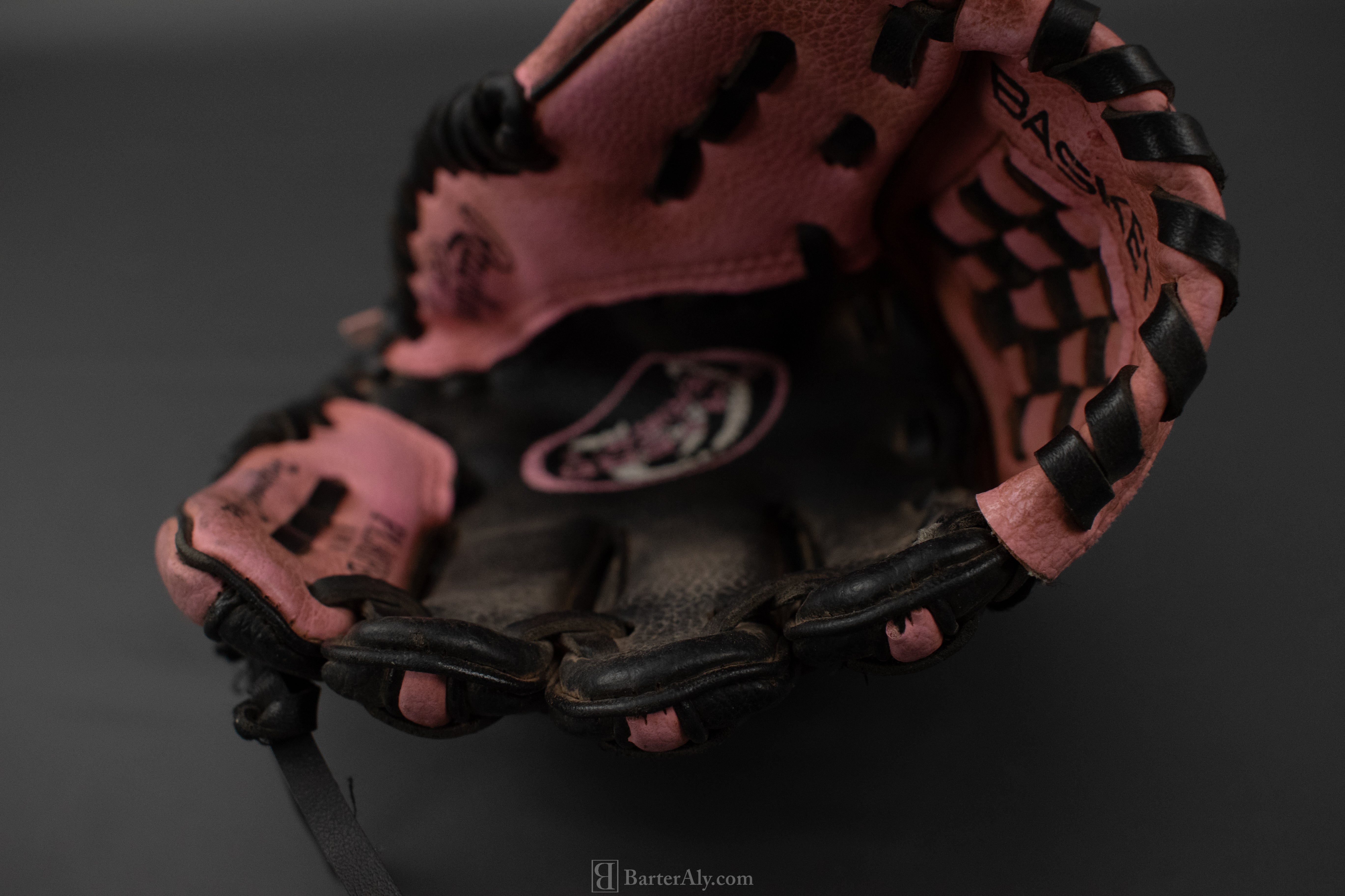 Rawlings Baseball Glove Right Hand Girls T-Ball Glove 9in Pink PL90PB Used