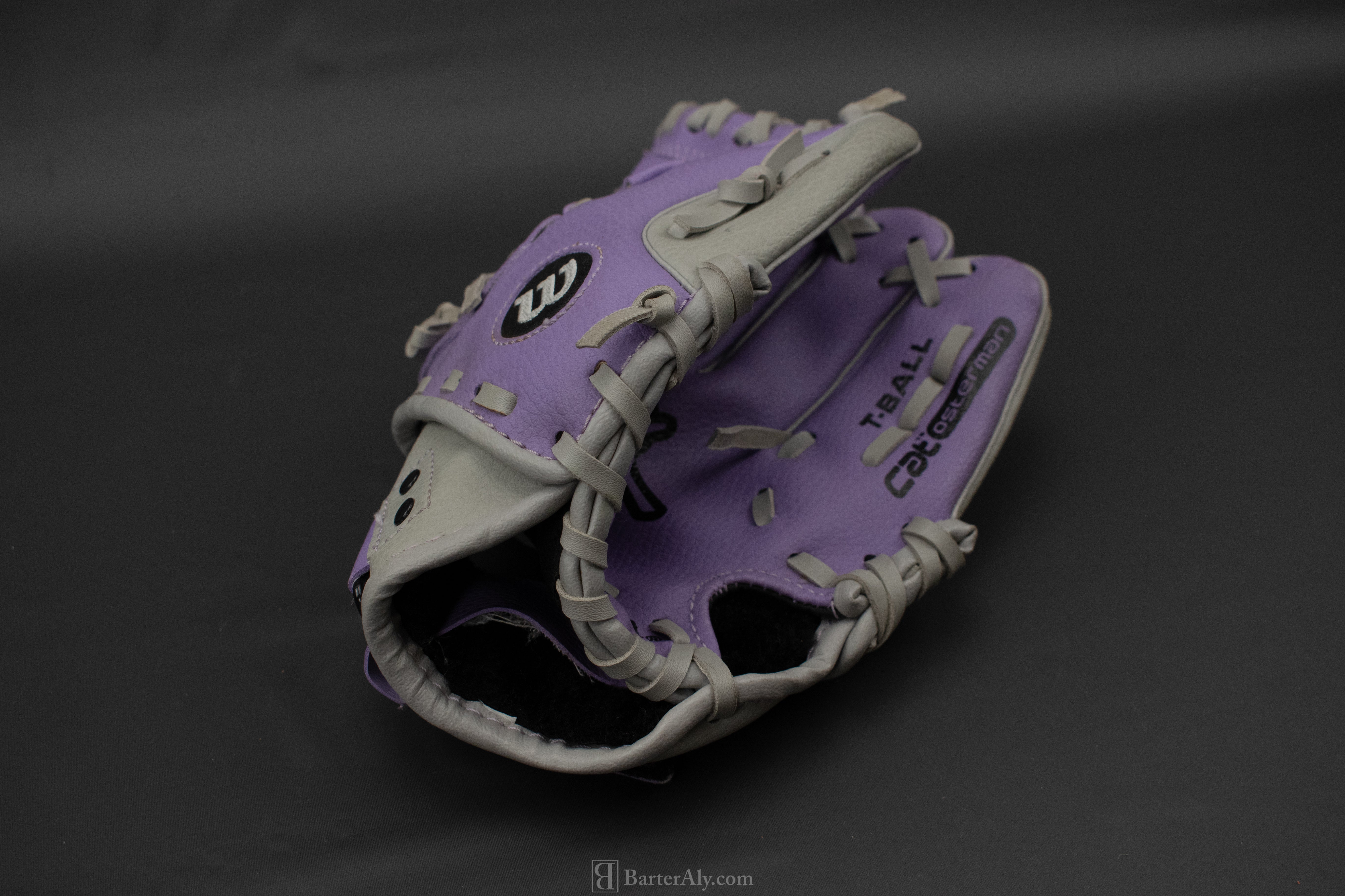 Wilson Baseball Glove T-Ball Right Hand Purple Girls Glove CAT Osterman 9in