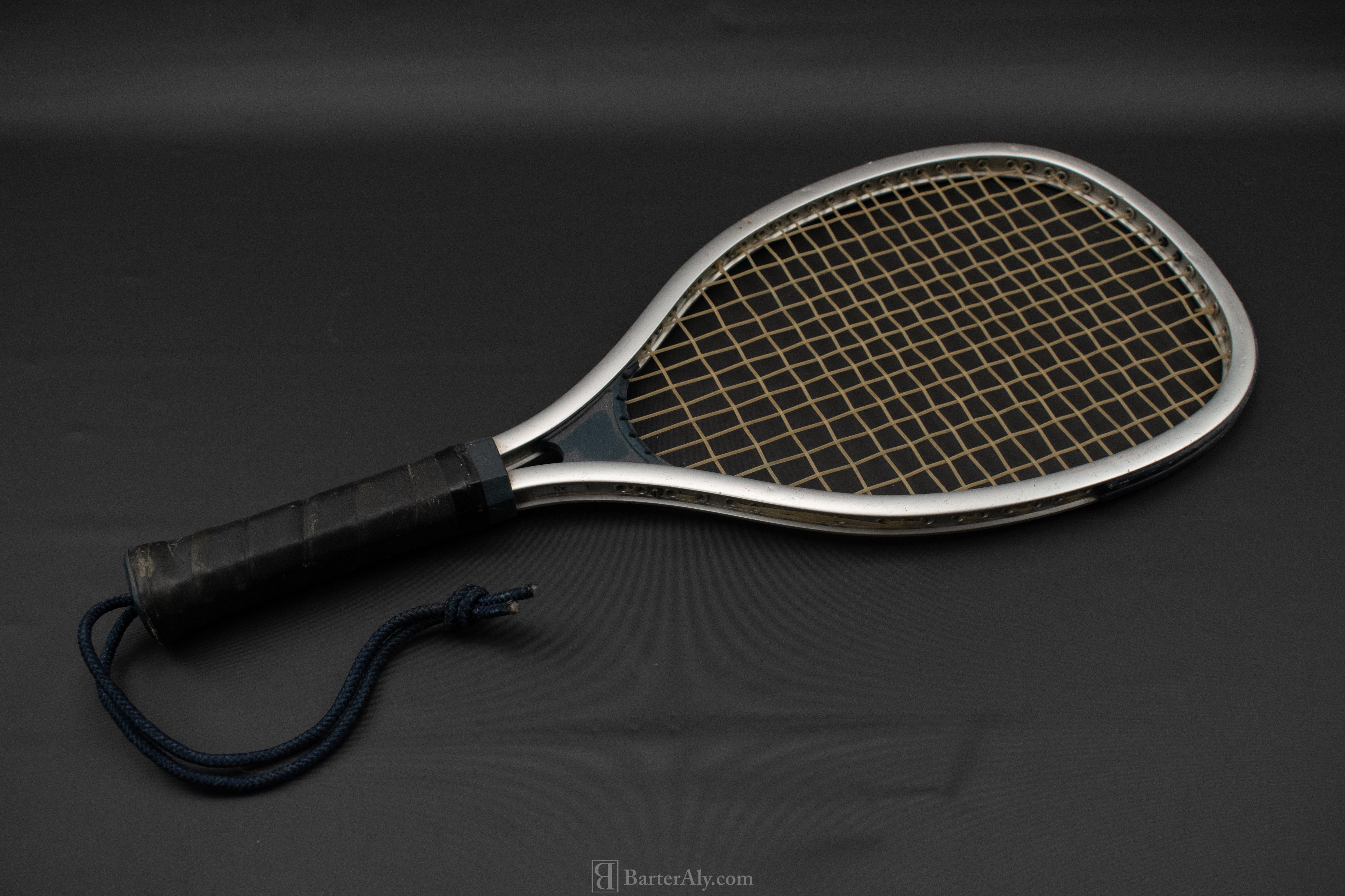 USTIN Hills Racquet Club 3 7/8 Used Vintage Racket
