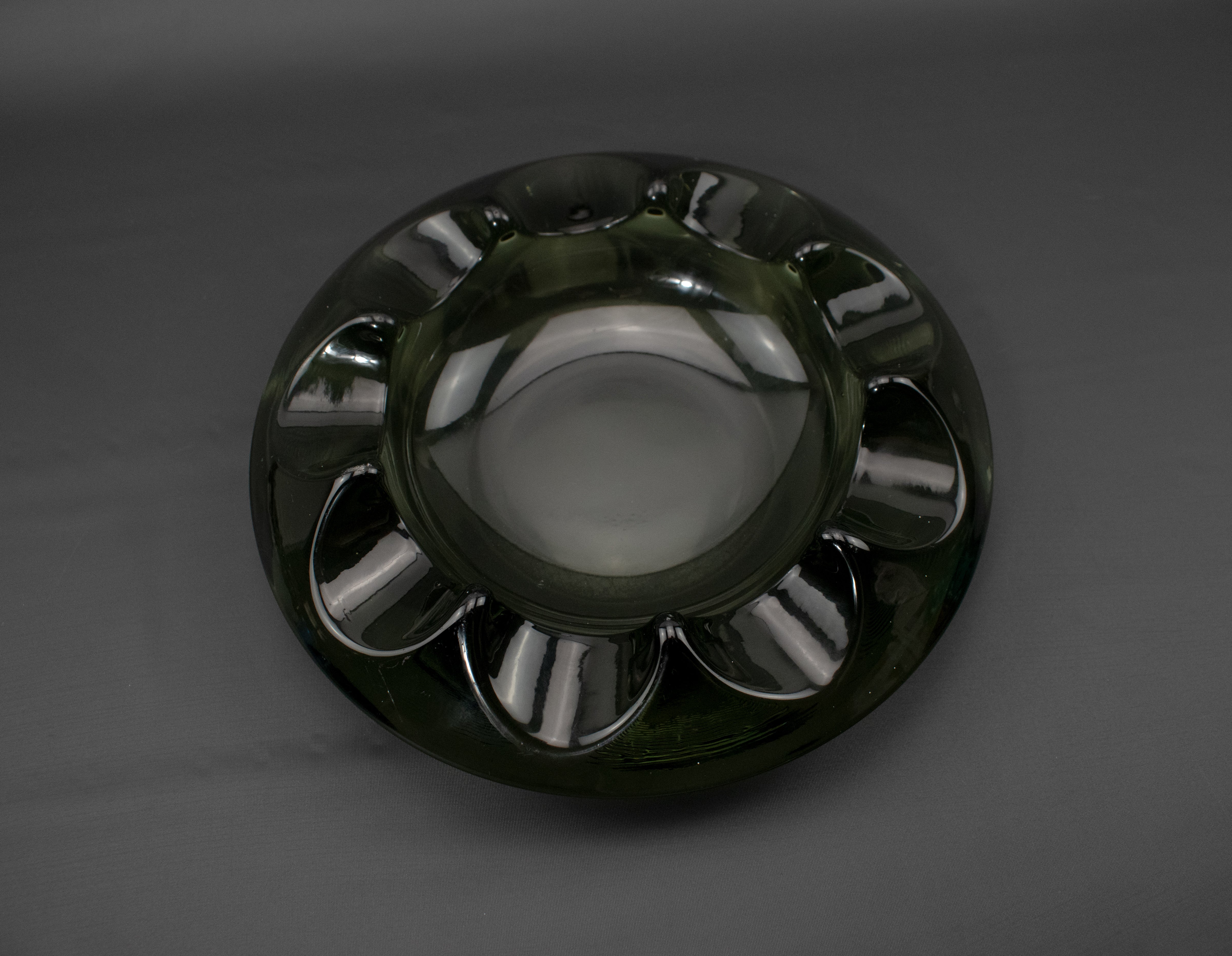 Vintage Ashtray Clear Glass used Ashtray 4 inch Circle