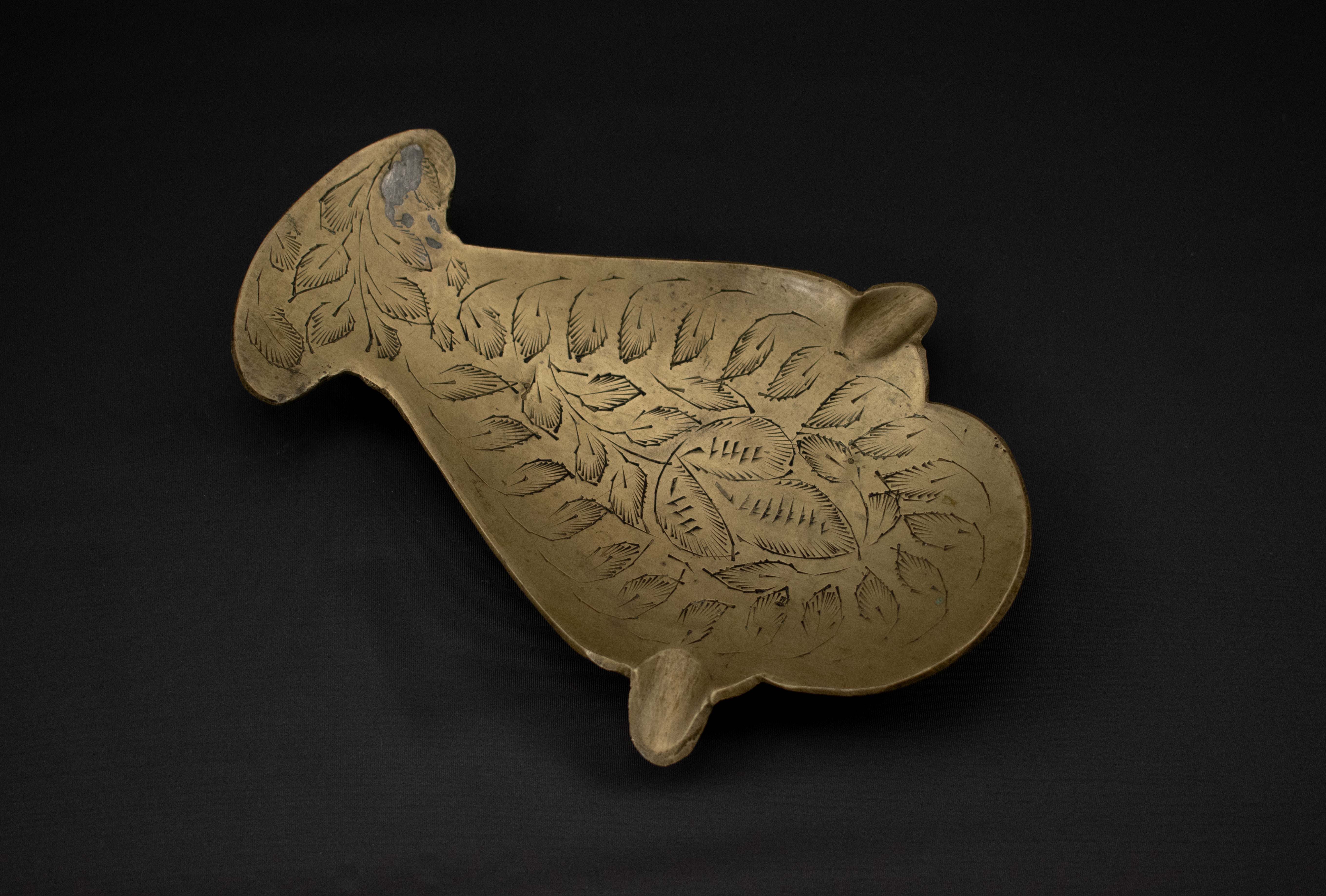 Metal Vintage Indian Brass Ashtray Fish shaped 6 inch Used India