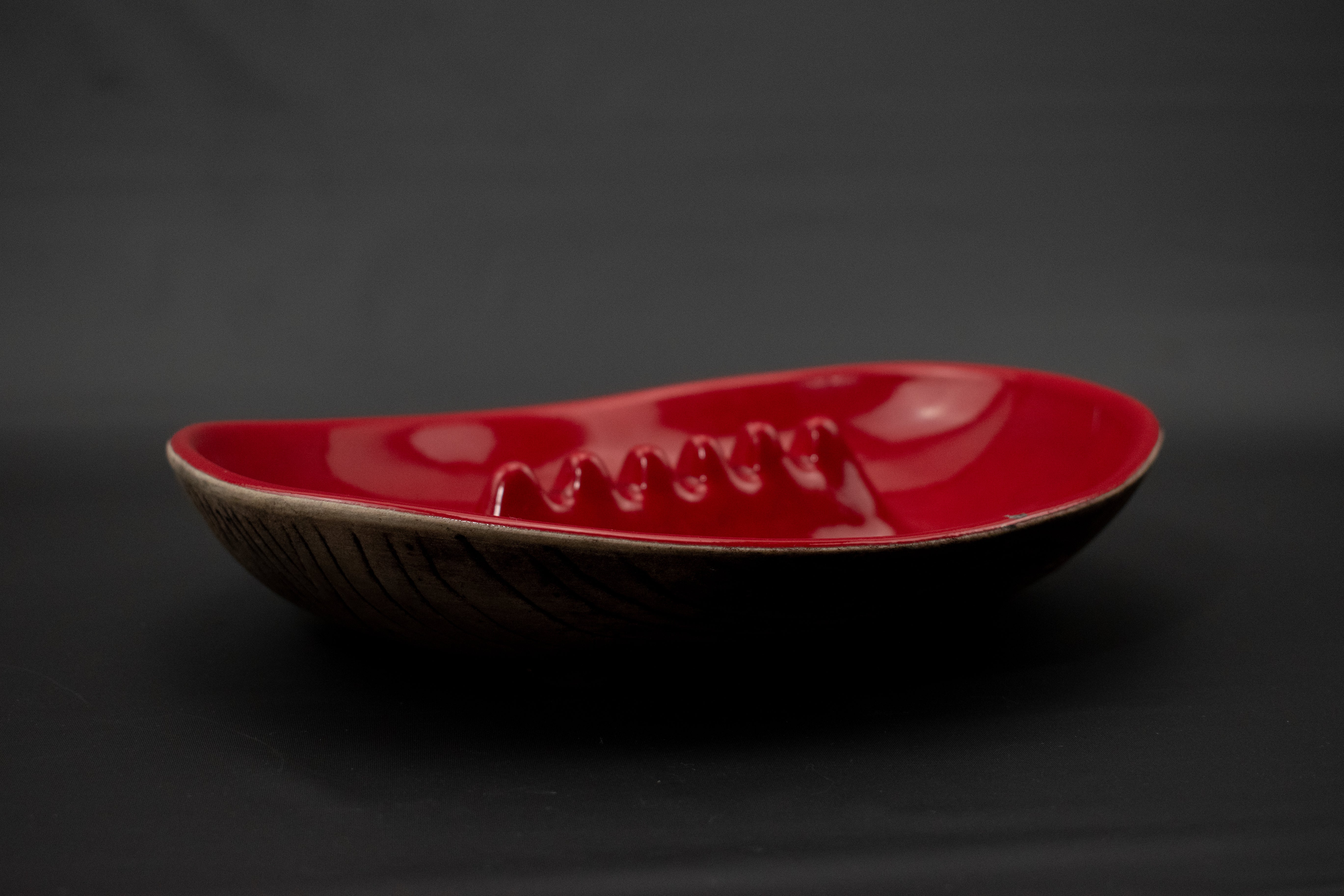 Red Ashtray Bowl Large 9 x 8in Used Ceramic Ashtray 7006 USA Made Vintage