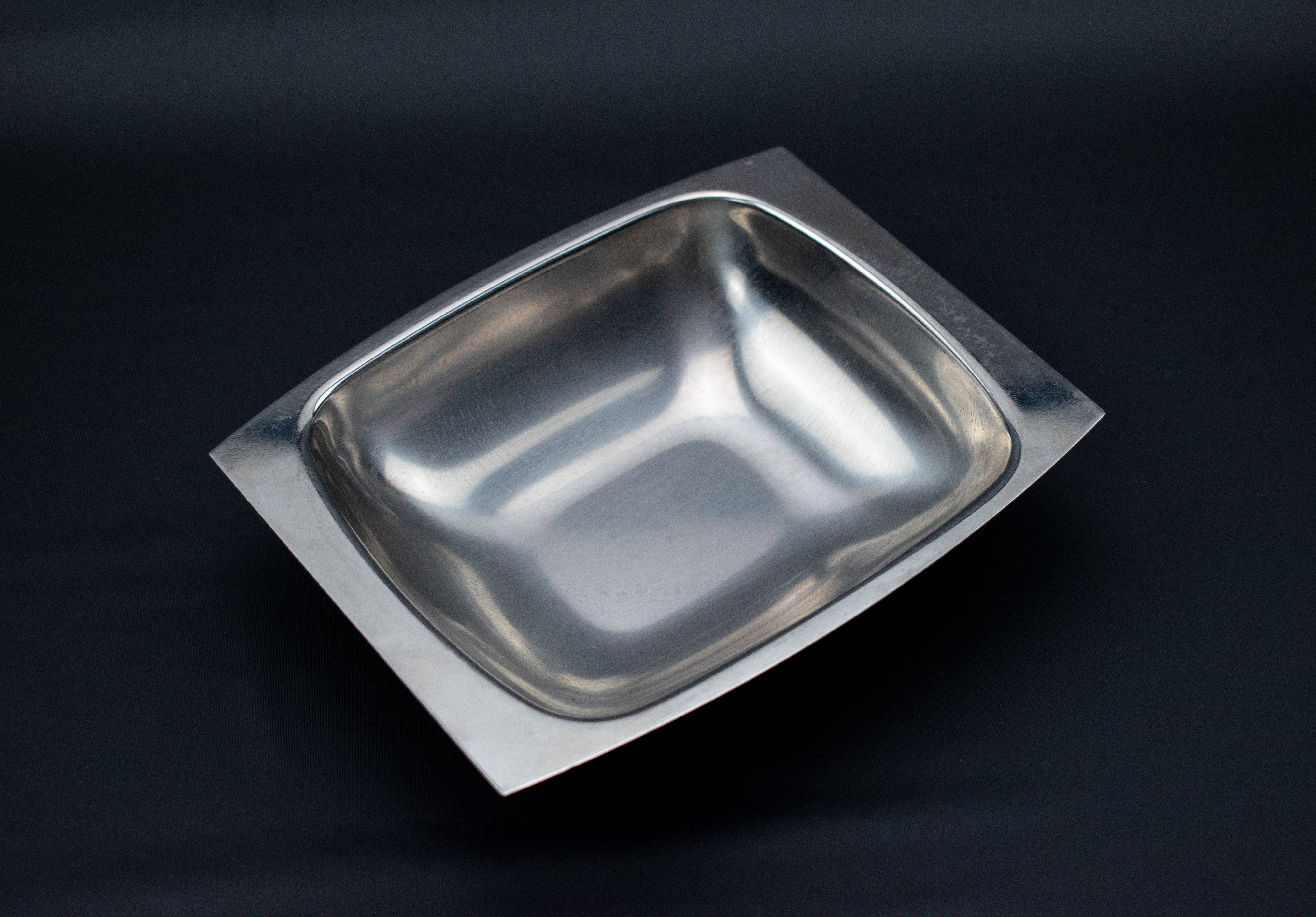 Metal Ash trays used set Vintage Ashtray