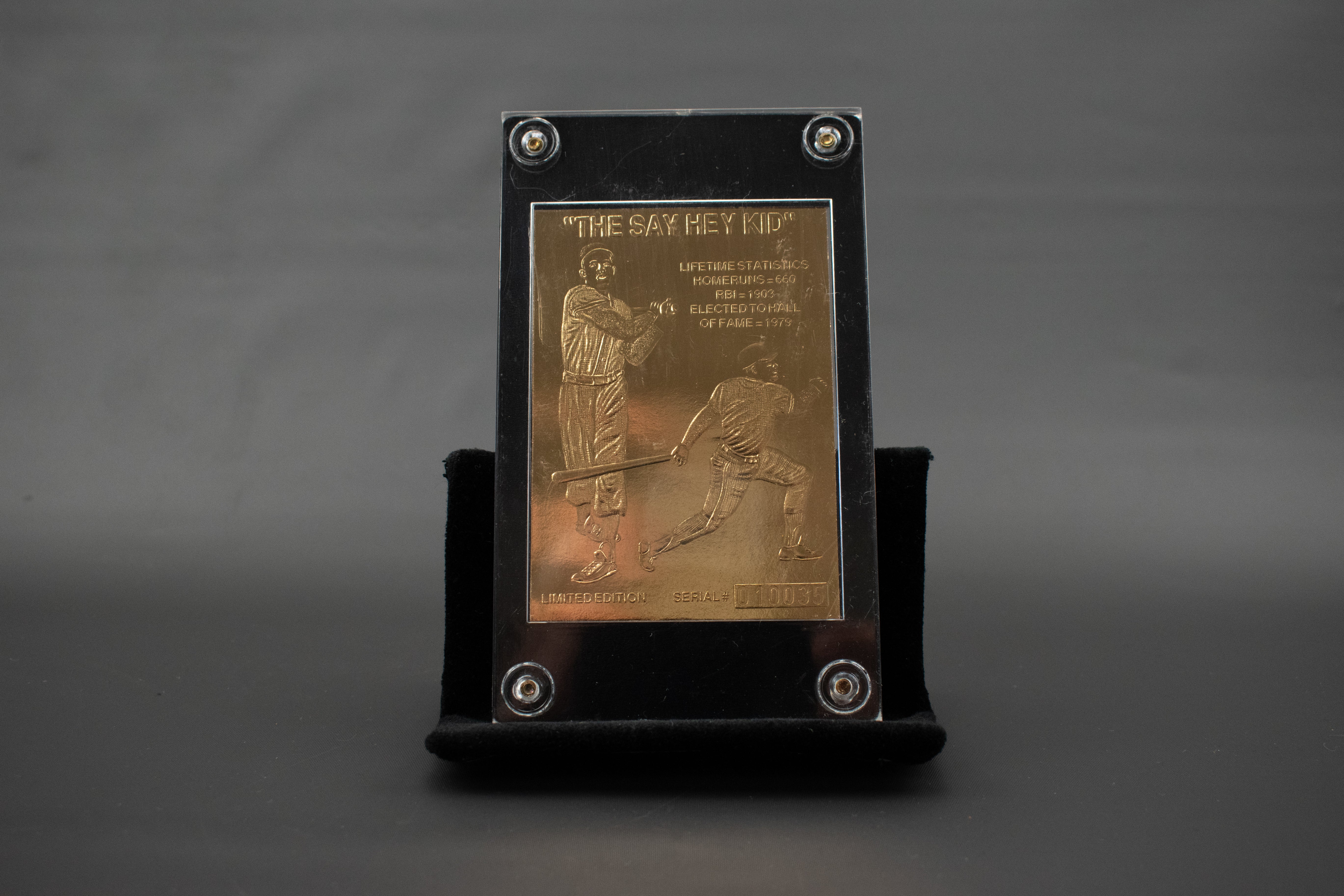 Willie Mays 22K GOLD PERFORMANCE CARD SERIAL #ED "The Say Hey Kid"