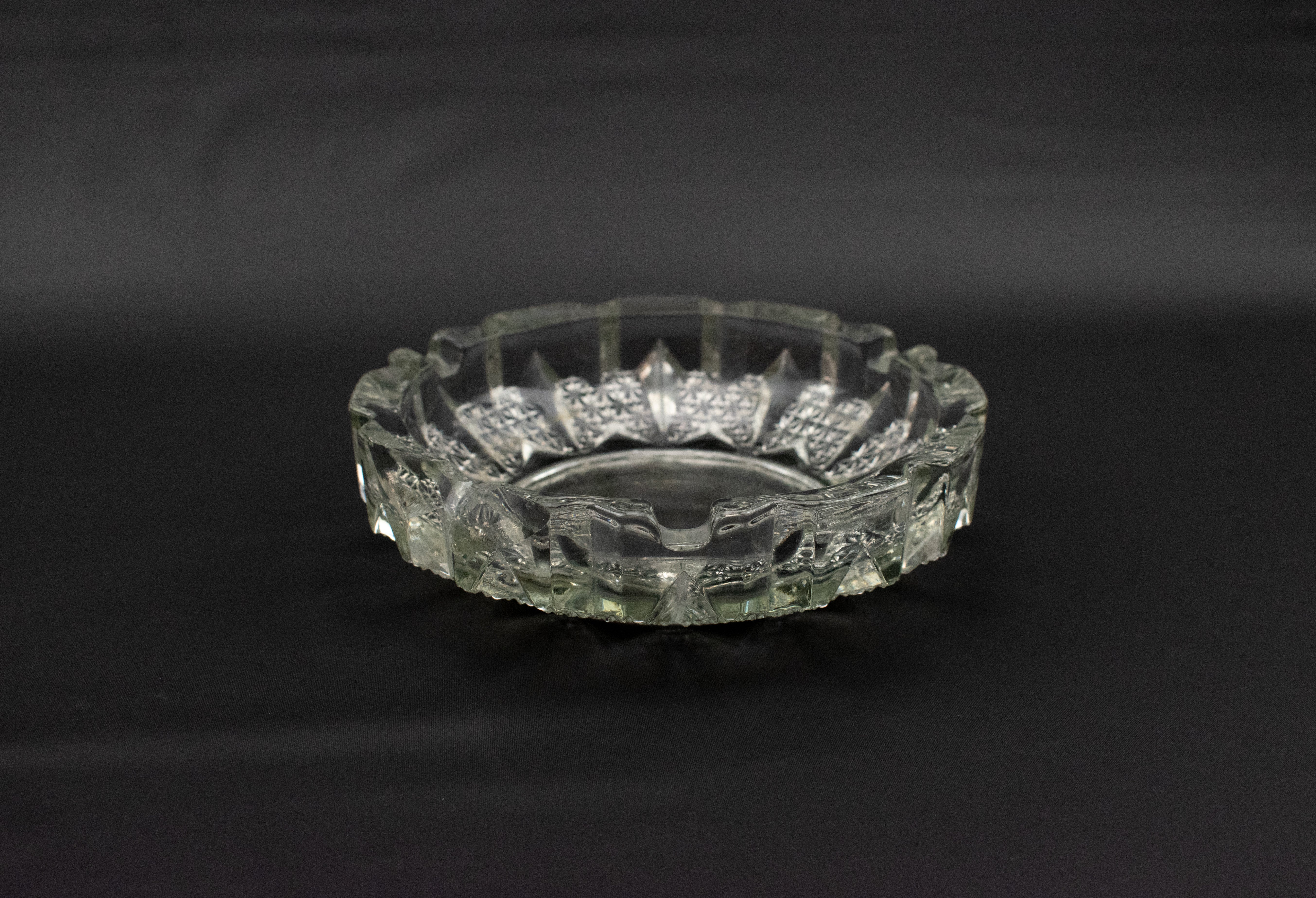 Clear Ashtray 6 inch Glass Circle Vintage Bar Table Ash Bowl
