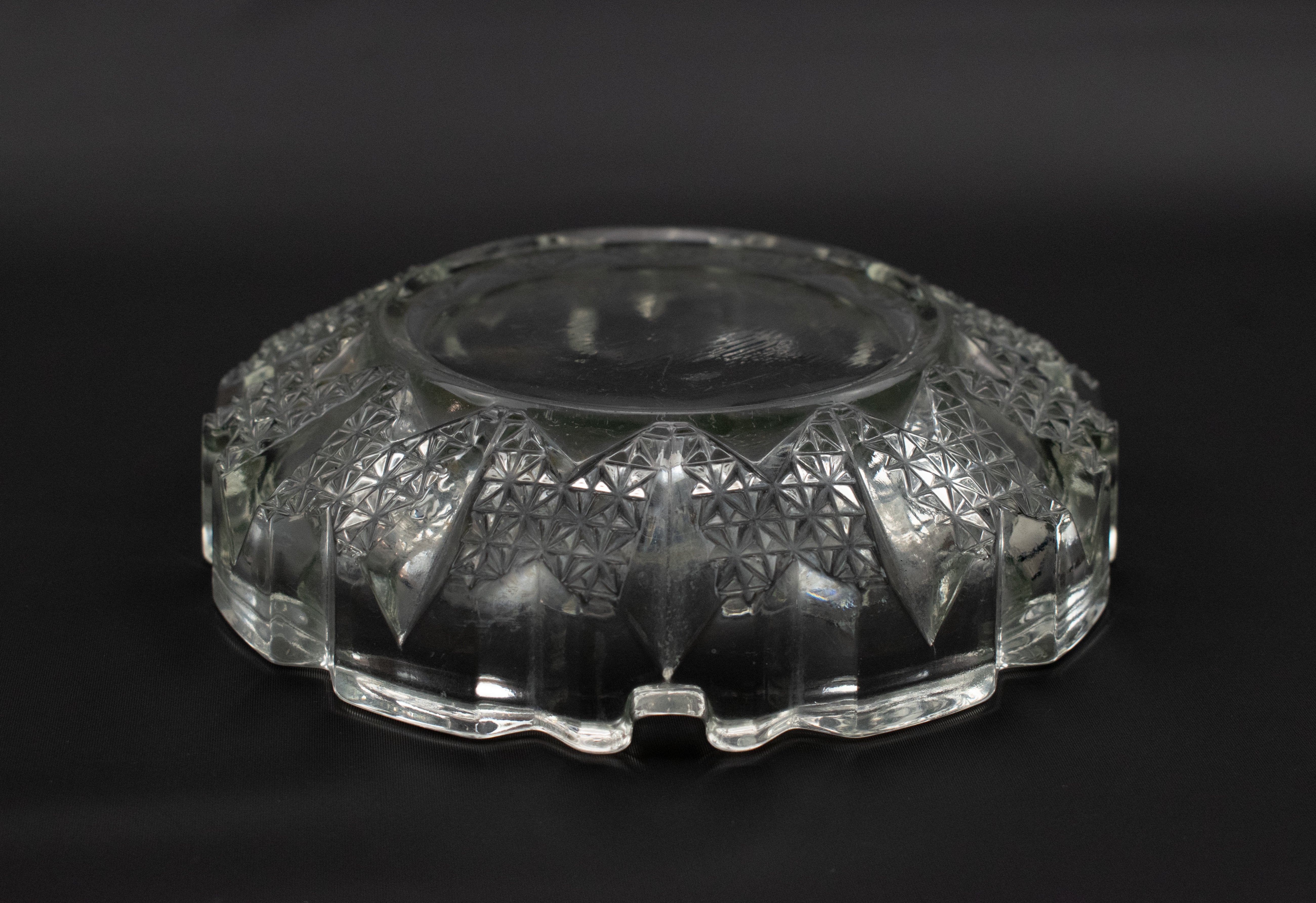 Clear Ashtray 6 inch Glass Circle Vintage Bar Table Ash Bowl