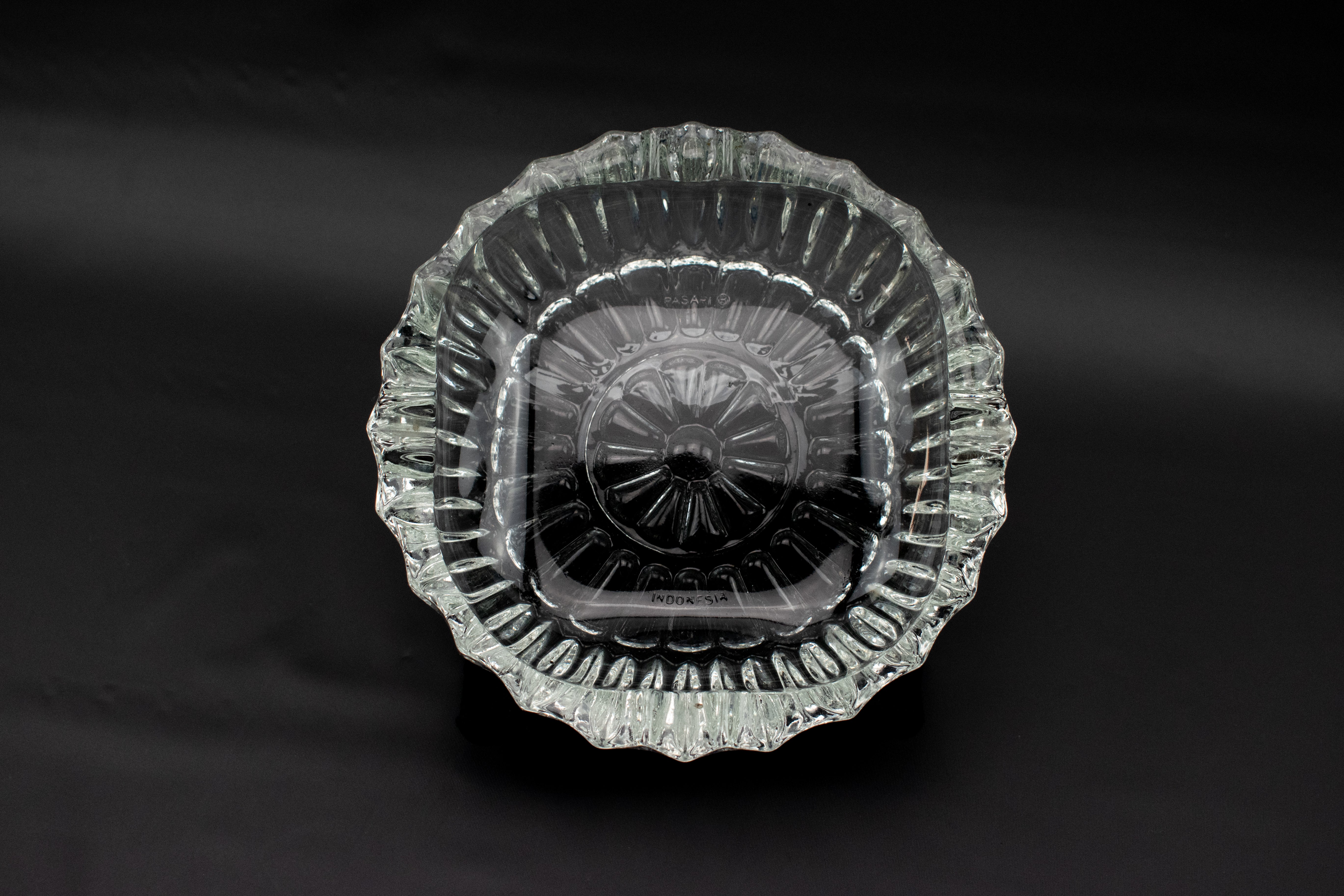 Ashtray Glass Clear Ash Bowl Smoking Used 5 Inch Circle Glass