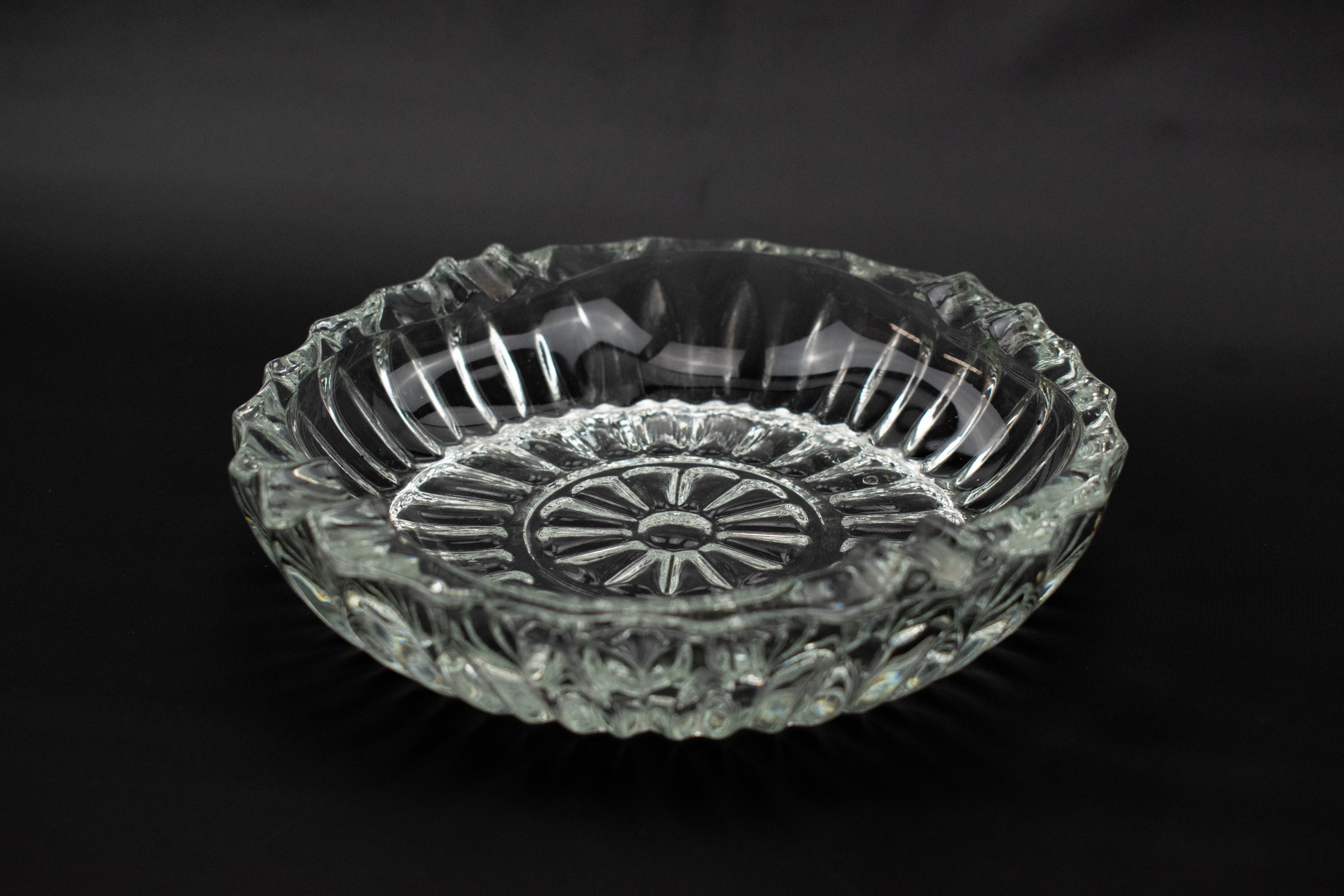 Ashtray Glass Clear Ash Bowl Smoking Used 5 Inch Circle Glass