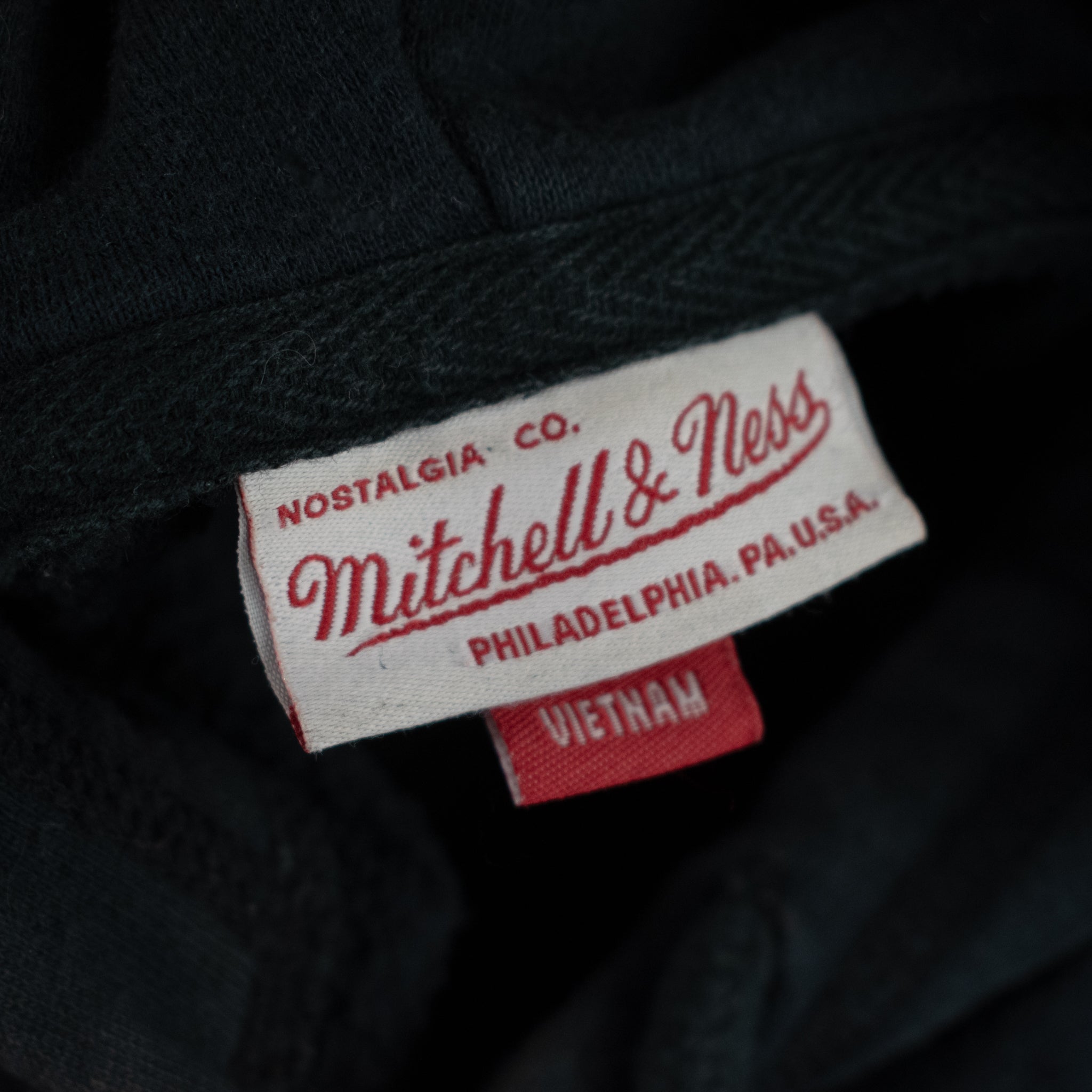 Chicago Black Hawks Black Sweatshirt Kids XL 18-20 Female Small Mitchell and Ness Authentic