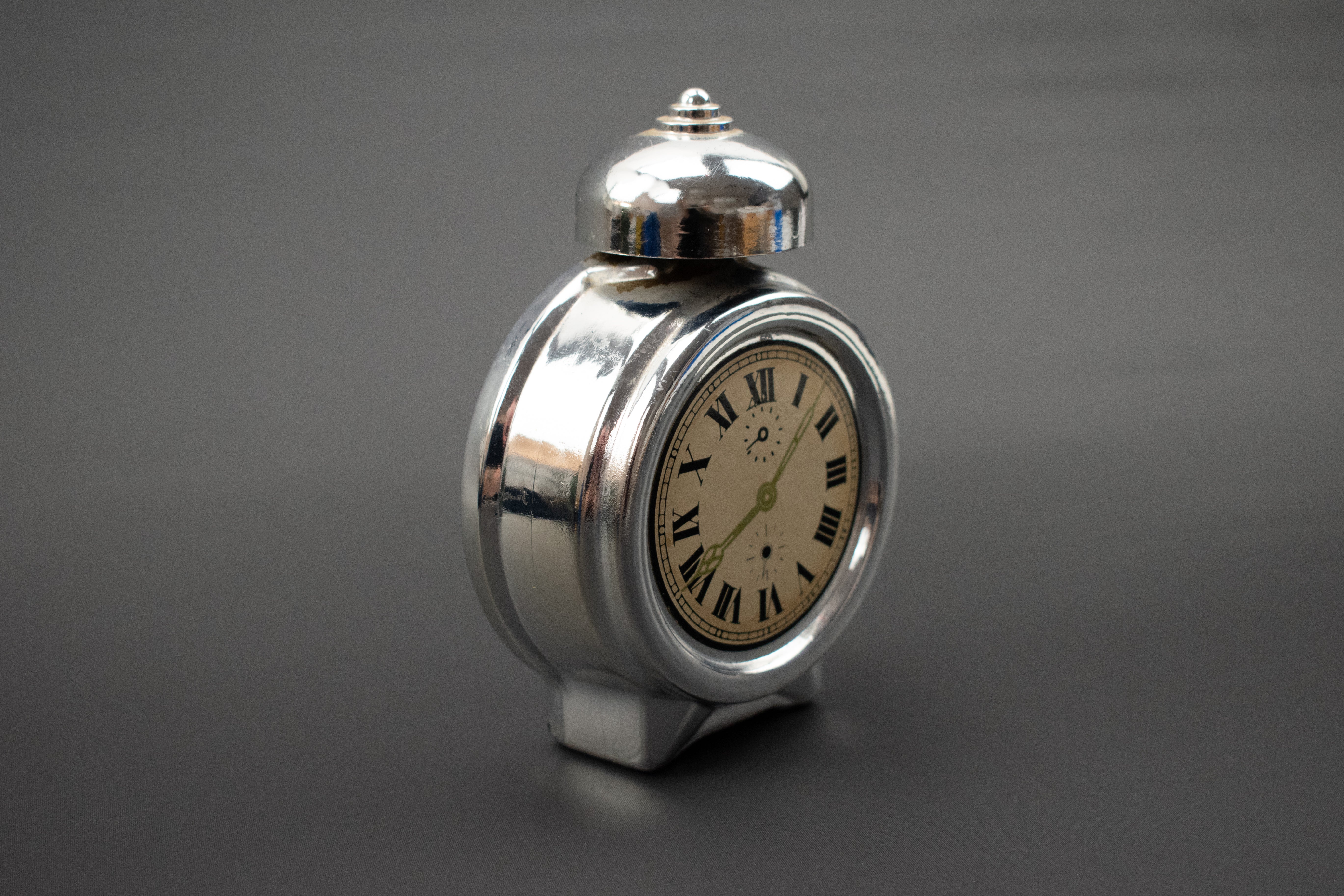 Avon Bottle Used Tai Winds Aftershave Silver Clock Decanter