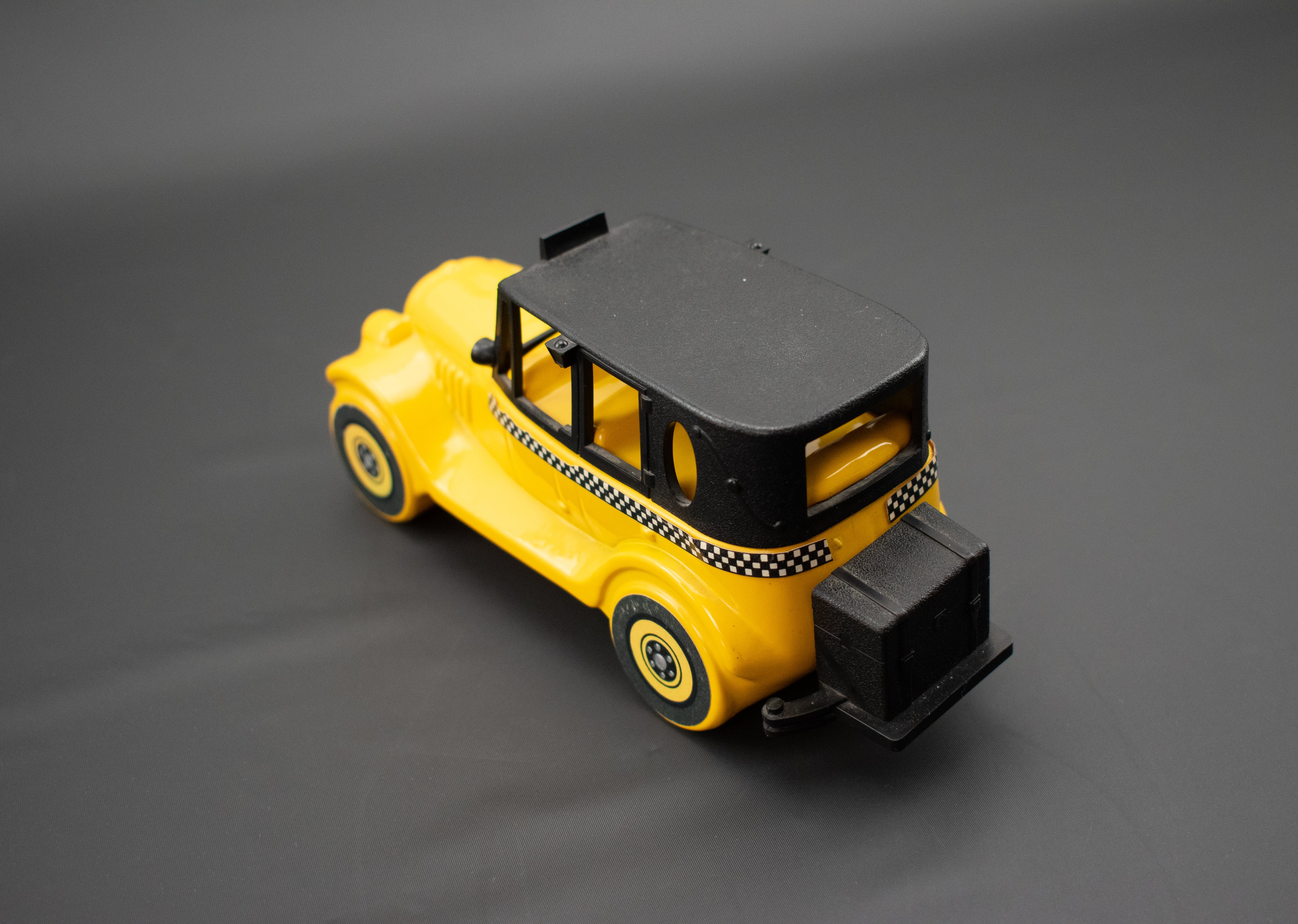 Avon 1926 Yellow Checker Cab Everest After Shave 5.FL OZ 41327 New York used