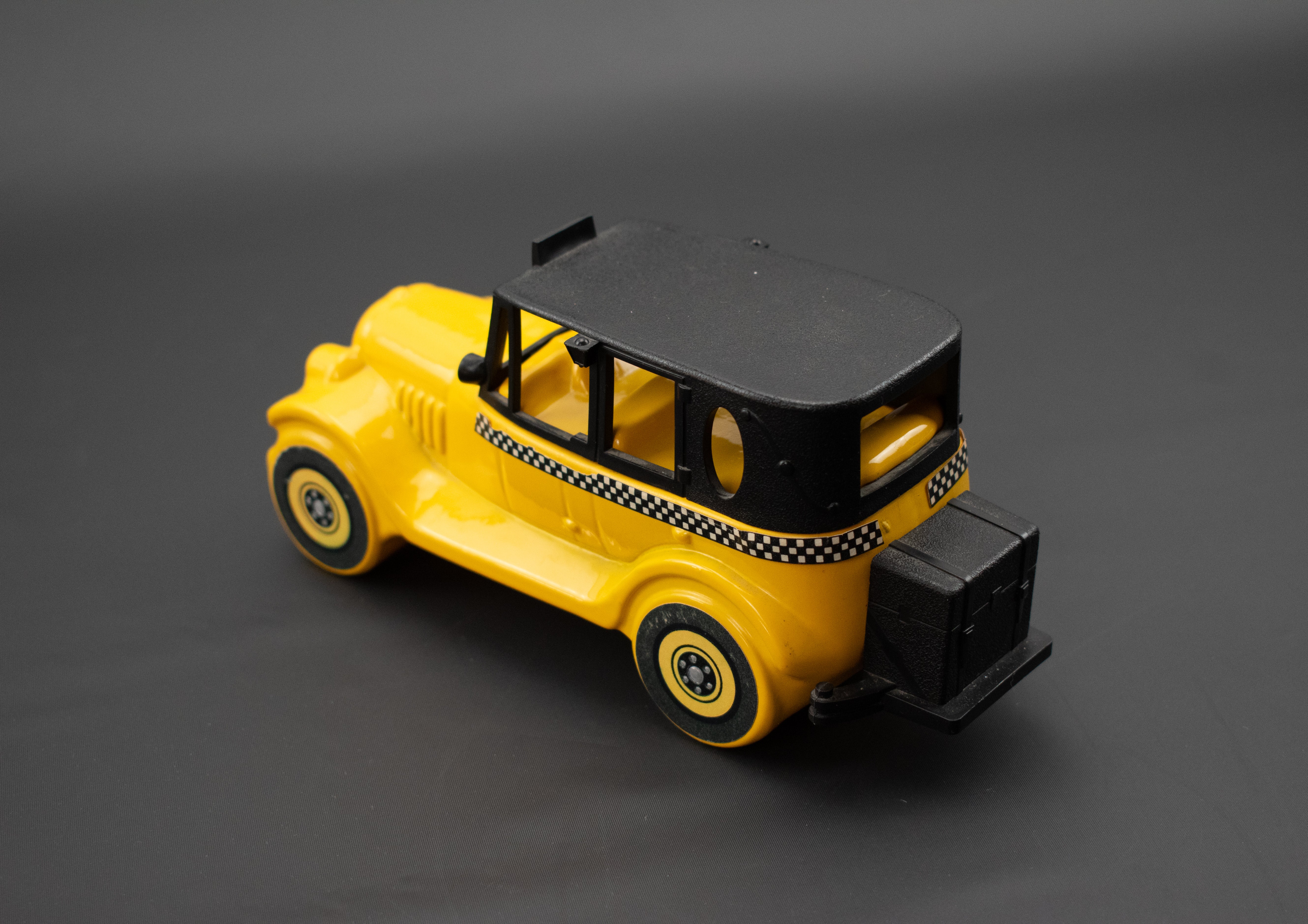 Avon 1926 Yellow Checker Cab Everest After Shave 5.FL OZ 41327 New York used