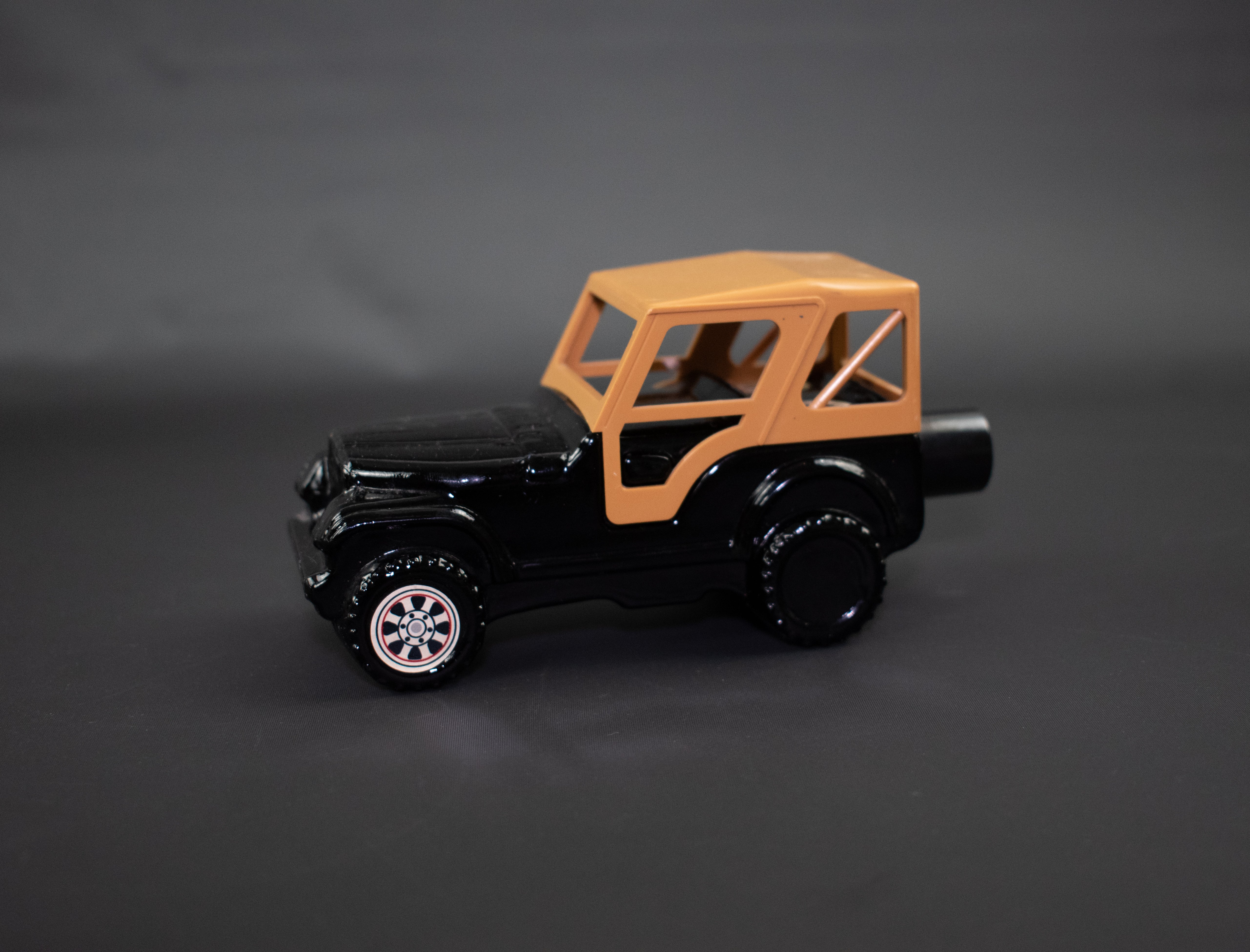 Avon Jeep Renegade Decanter Trazarra Cologne Black Jeep Filled used