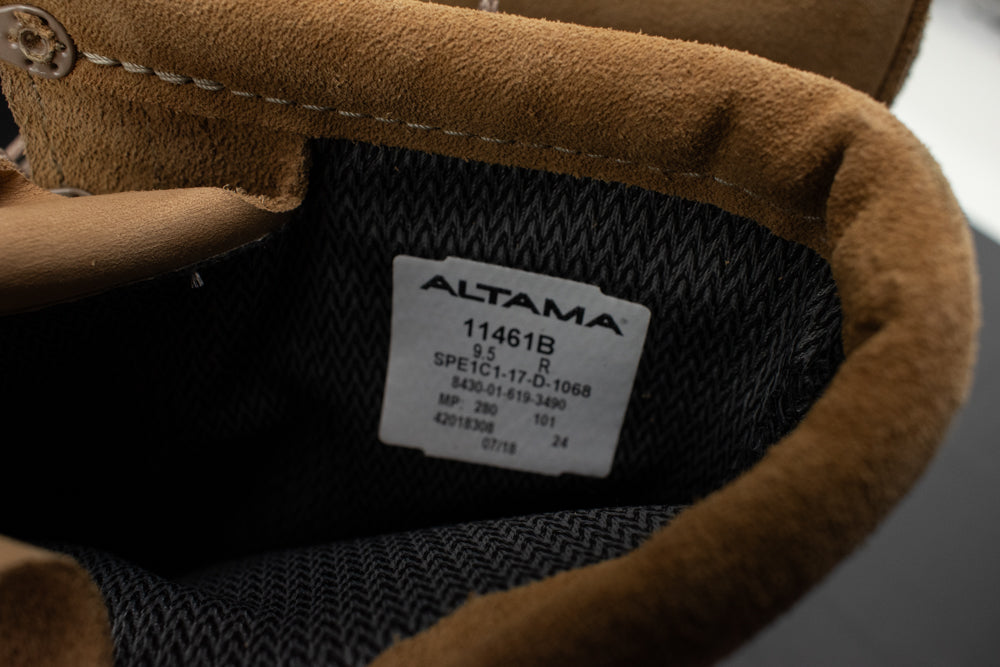 Altama Boots Gortex Mens Size 9.5 Coyote Boots 11461B Cold Weather