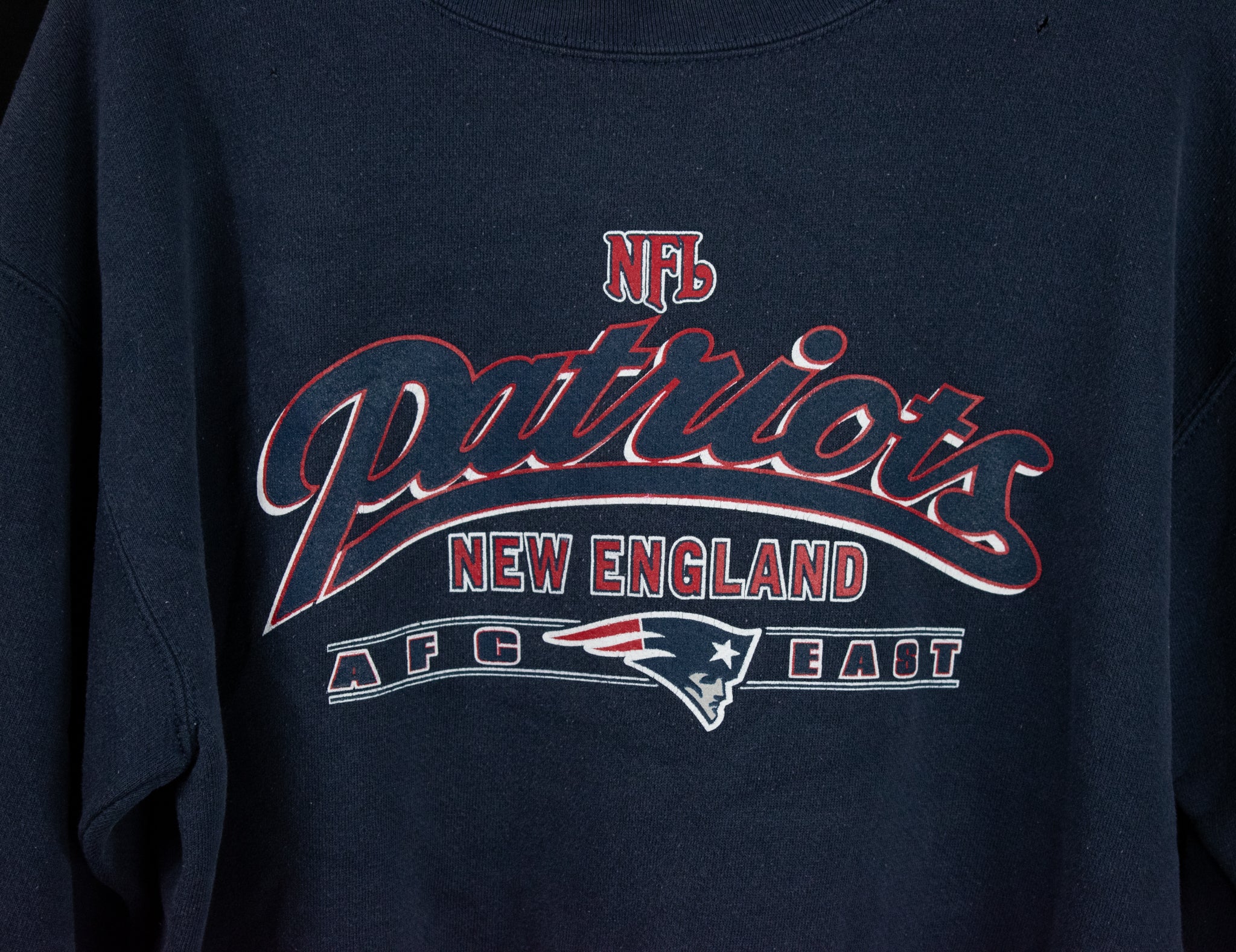 New England Patriots Mens Sweater Medium Used Pullover NFL Football Authentic Blue Adult