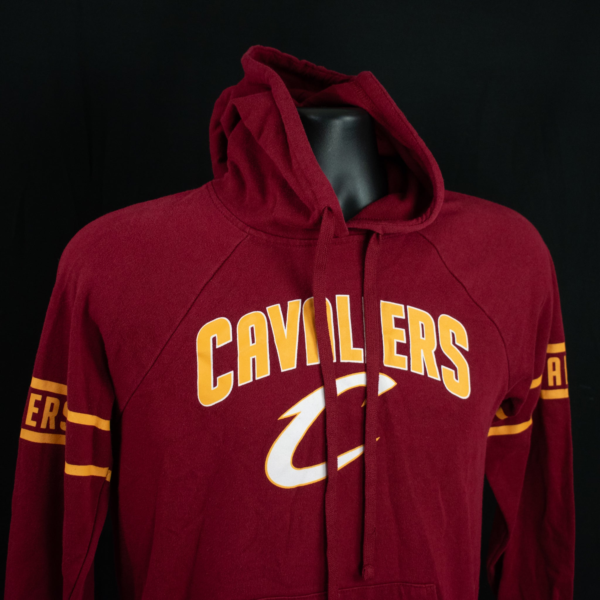 Cavaliers Sweatshirt Medium Pullover NBA Basketball Sweater Female Red