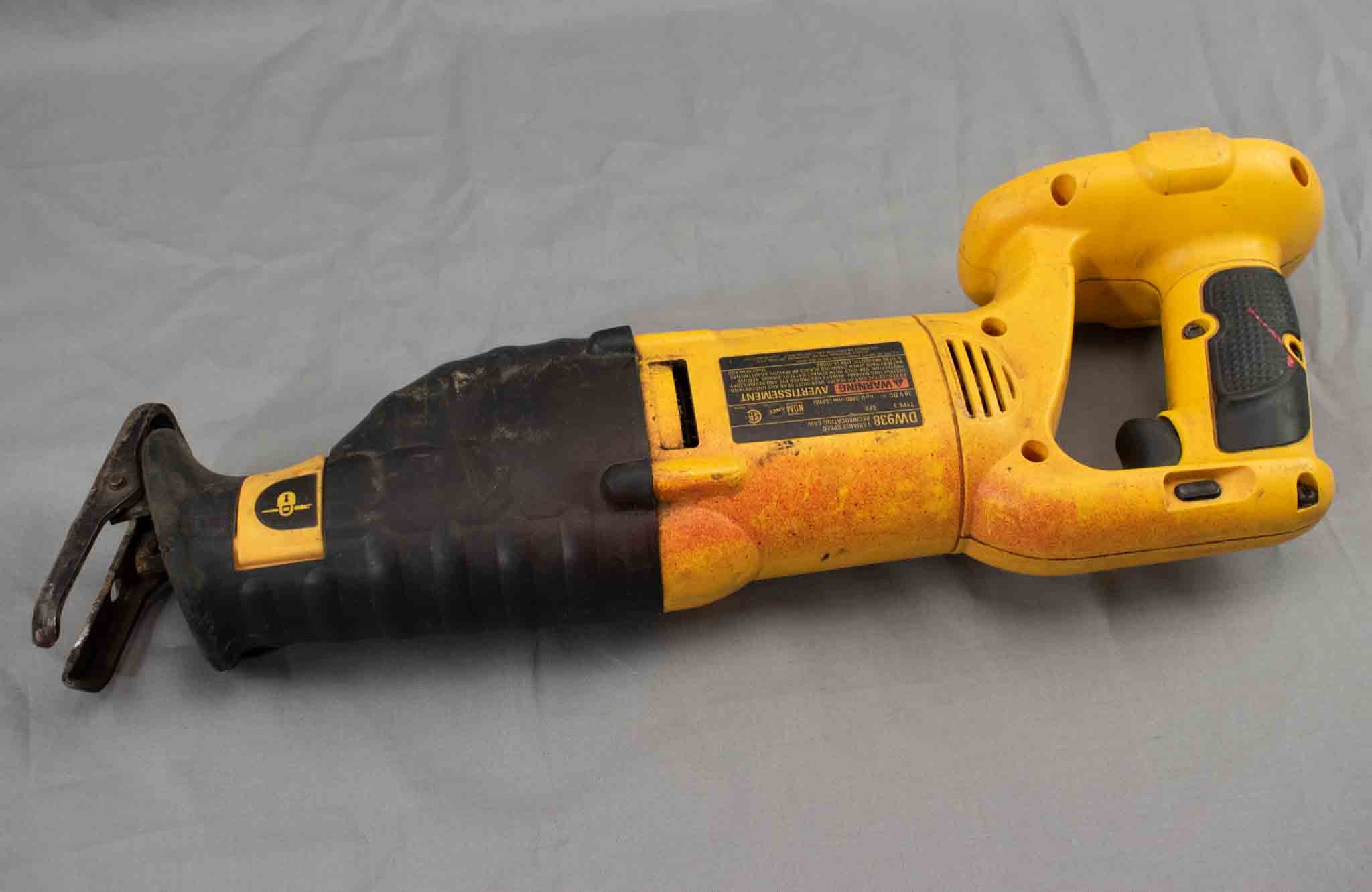 DEWALT 18V Variable Speed Reciprocating Saw Cordless DW938 (Tool Only) Untested