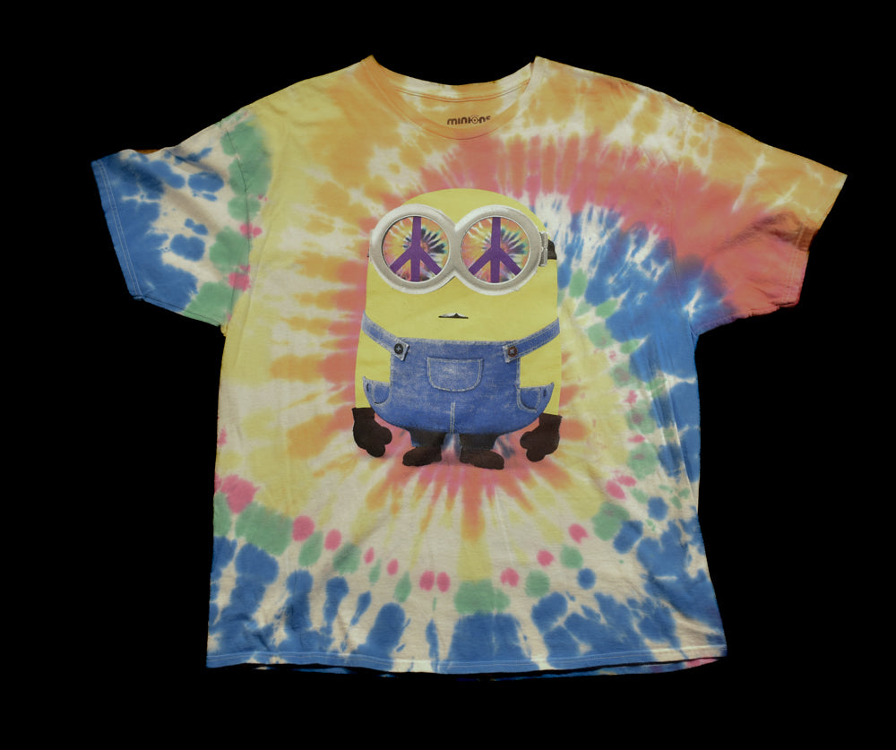 The Minions Illumination Entertainment Men's T-shirt 2XL tie-dye vintage used