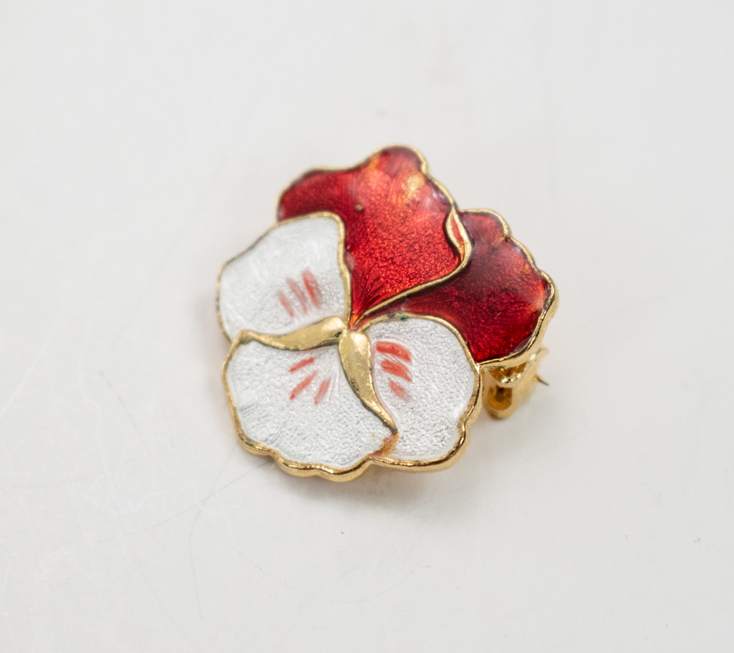 Brooch Pin Collectible Vintage Pin Used White and red Rose Gold metal Pin
