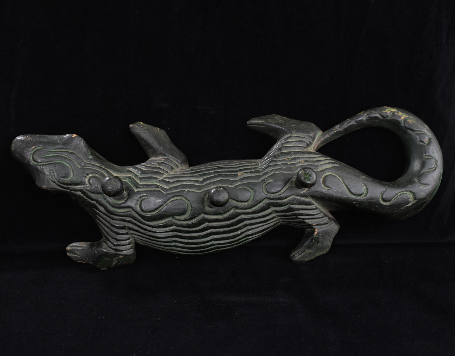 Vintage Lizard Wood Green Wall Hanging Home Decor Used