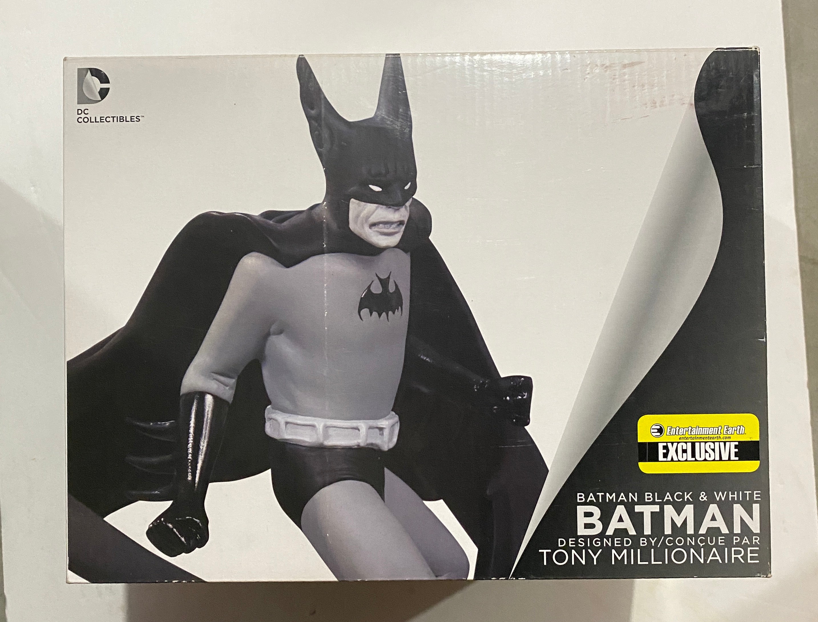 New Batman Black and White Statue Entertainment Earth Exclusive Tony Millionaire