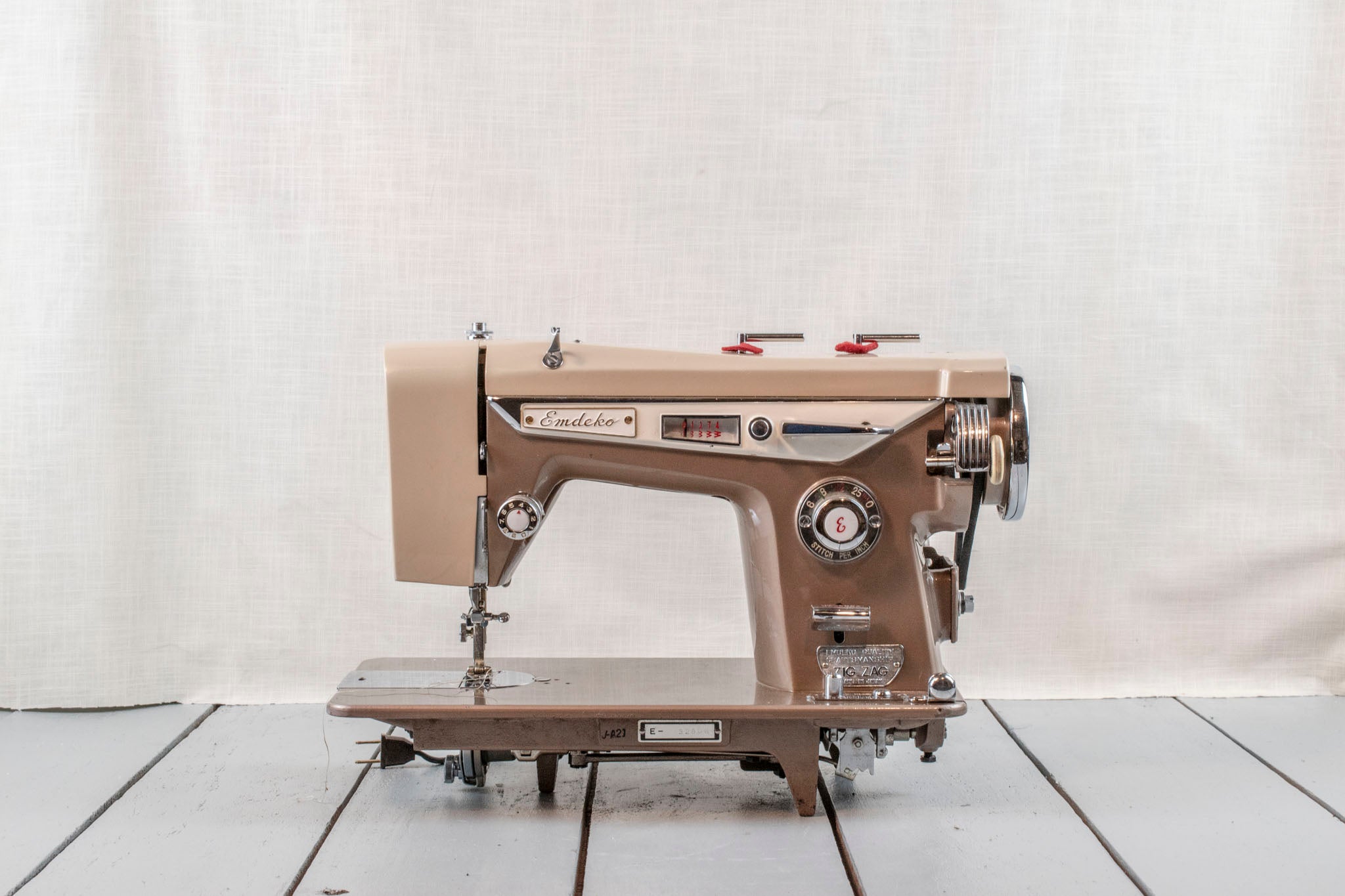 Emdeko Sewing Machine j-a21 e32808 Vintage