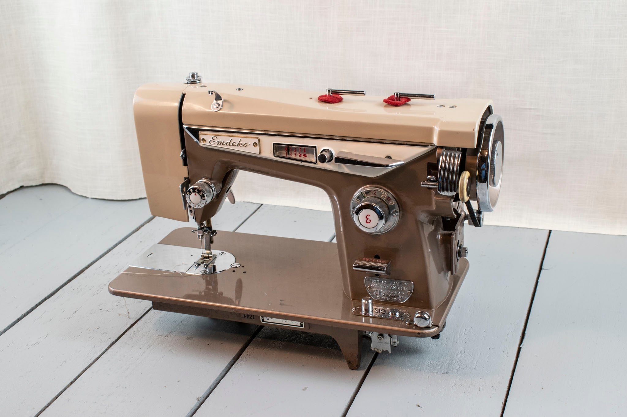 Emdeko Sewing Machine j-a21 e32808 Vintage