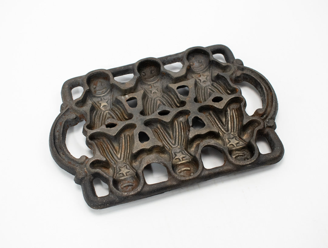 Vintage Cast Iron Mold Six Gingerbread Men Corn bread Muffin Pan Used