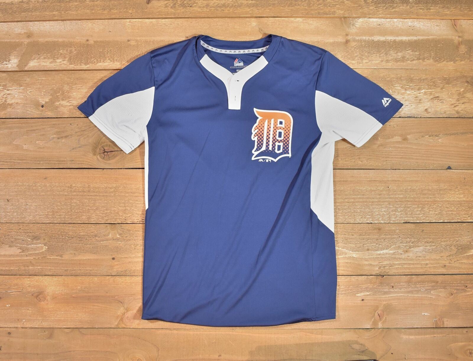 Luzietti 10 MLB Baseball Jersey Button up Medium mens Top used Majestic Cool Bas