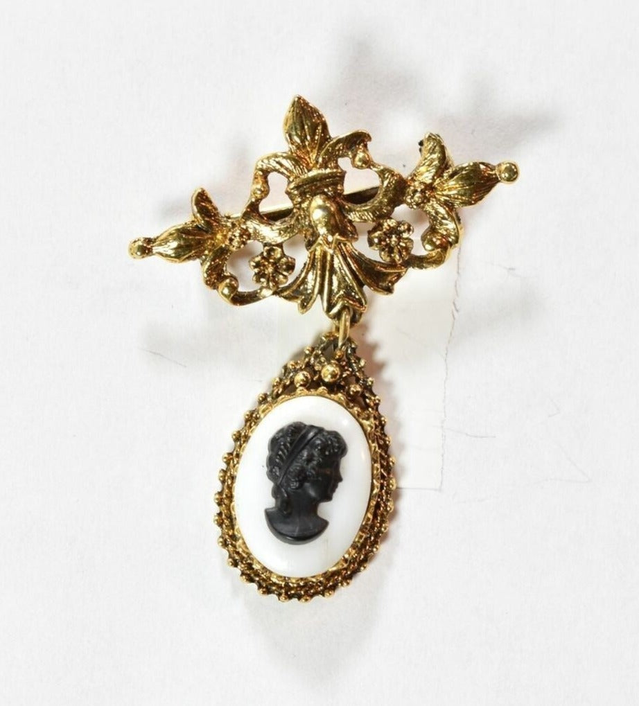Brooch Pin Vintage collectible pin Victorian gold portrait display hanging pin