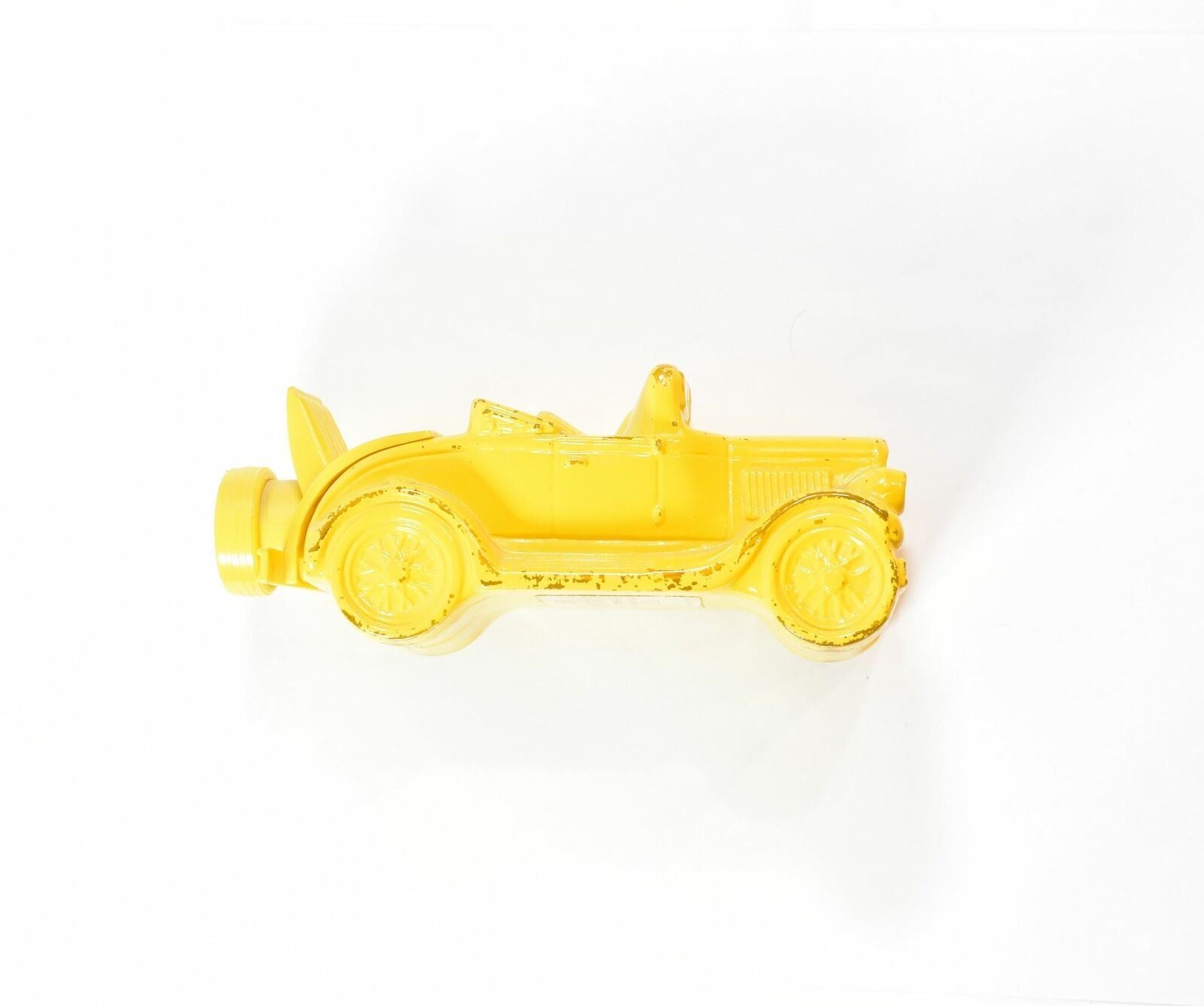 Avon Yellow Glass Bottle car Wild Country 4 FL. Oz After Shave used empty