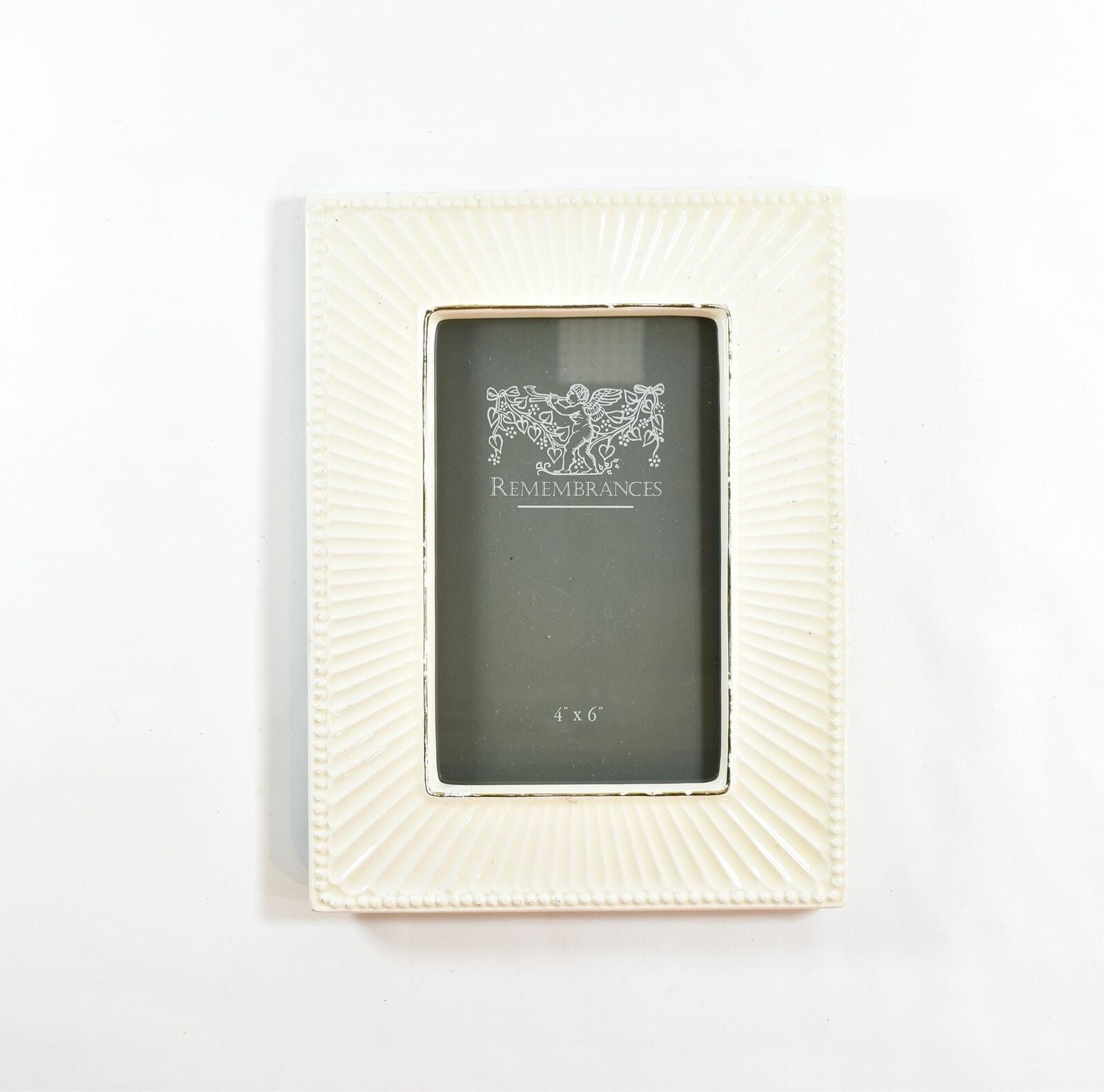 Picture Frame used 4 x 6 Remembrances White Photo frame