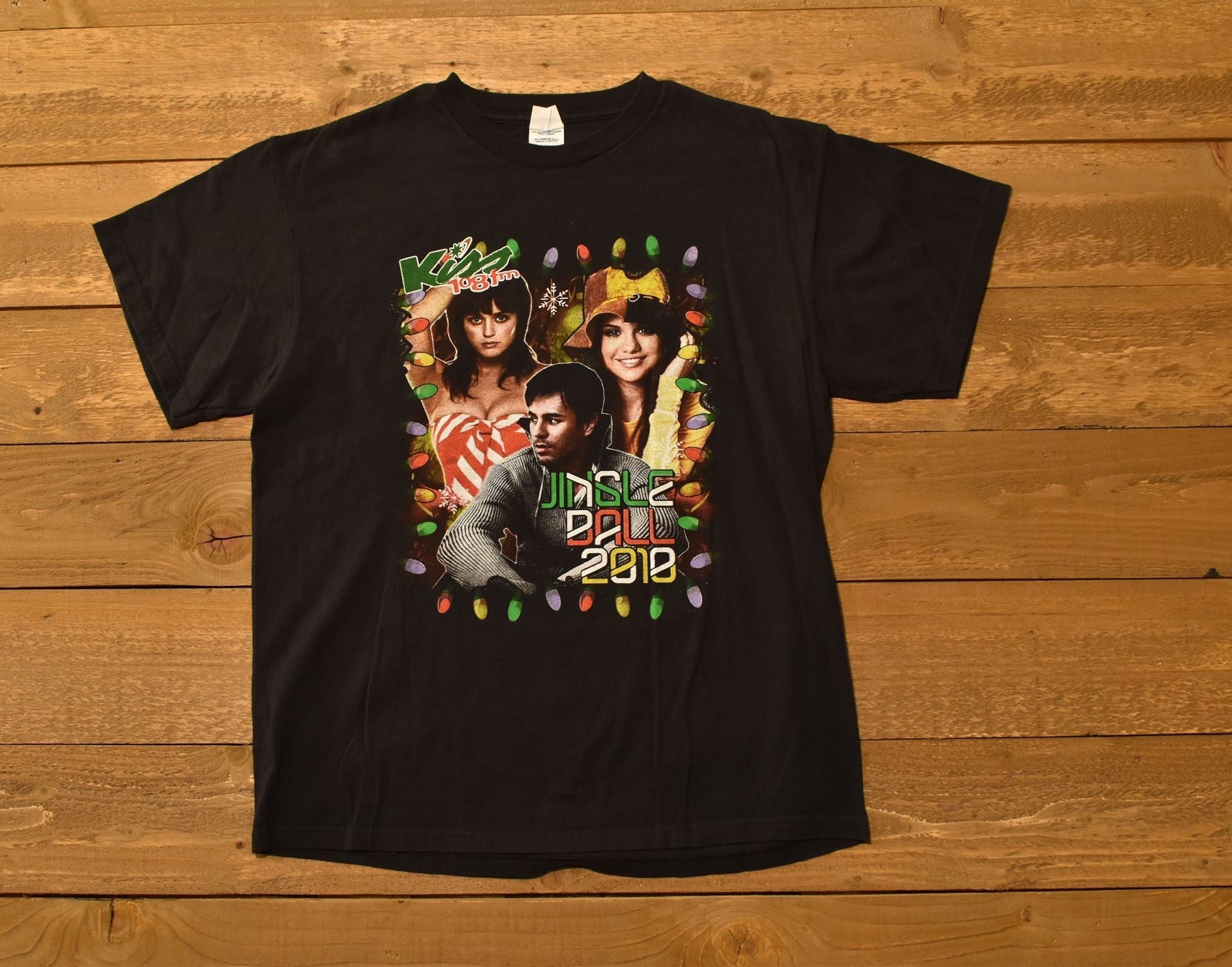 Jingle Ball Concert Tee 2010 Large Mens Tee Authentic Festival Shirt Used