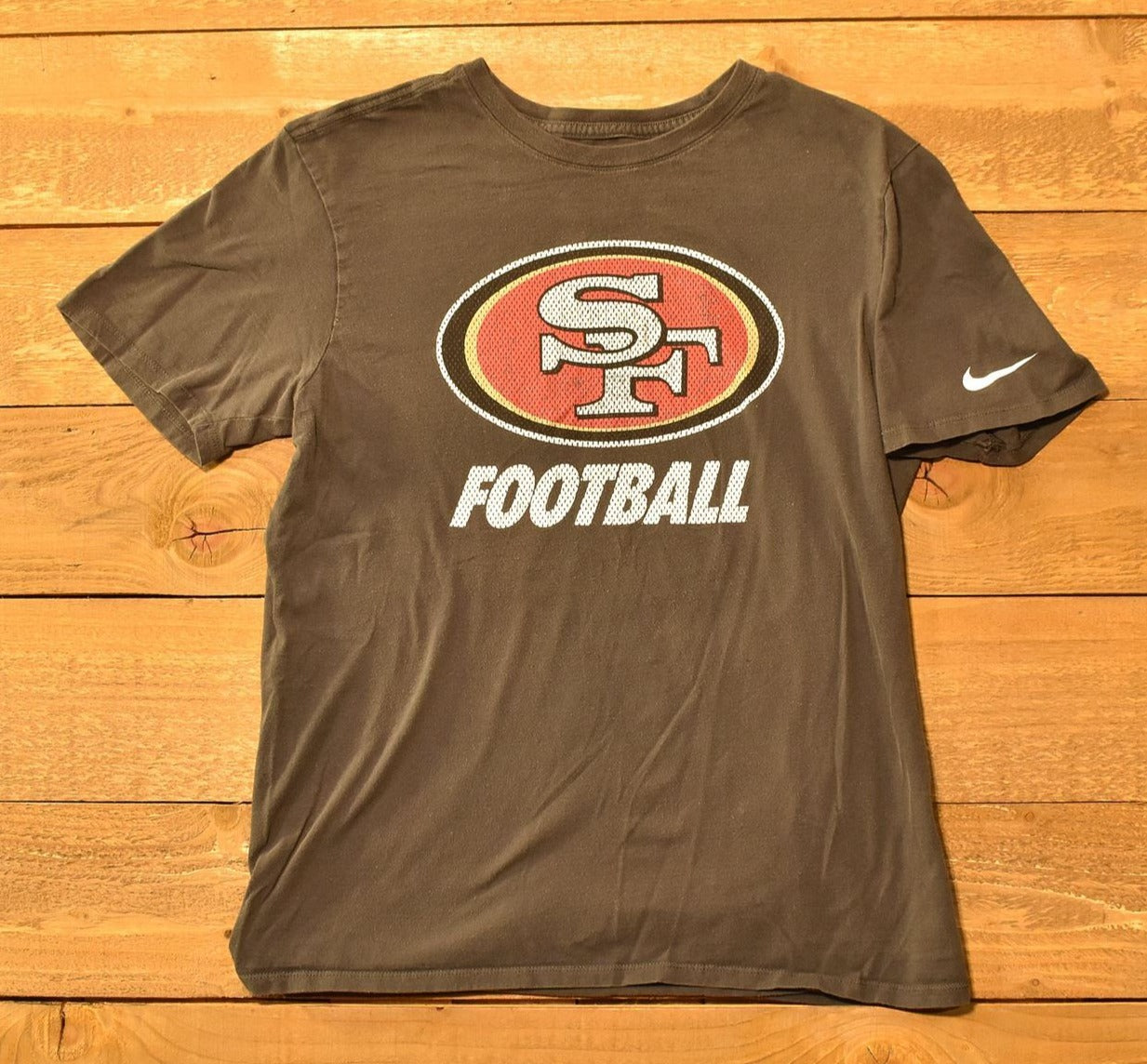 San Fransisco 49ers Football t-shirt Medium Nike shirt