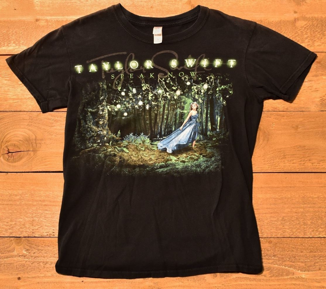 Taylor Swift Small T shirt Used Speak Now Band tee