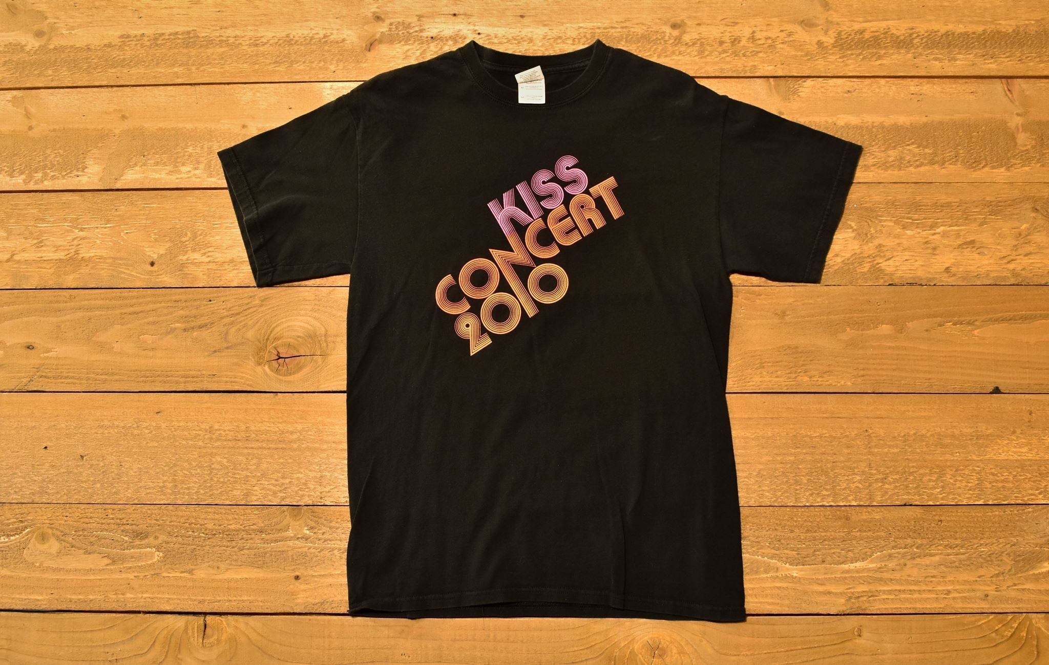 Kiss Rock band t shirt mens Medium Concert shirt 2010 used Black SOLD Out TEE