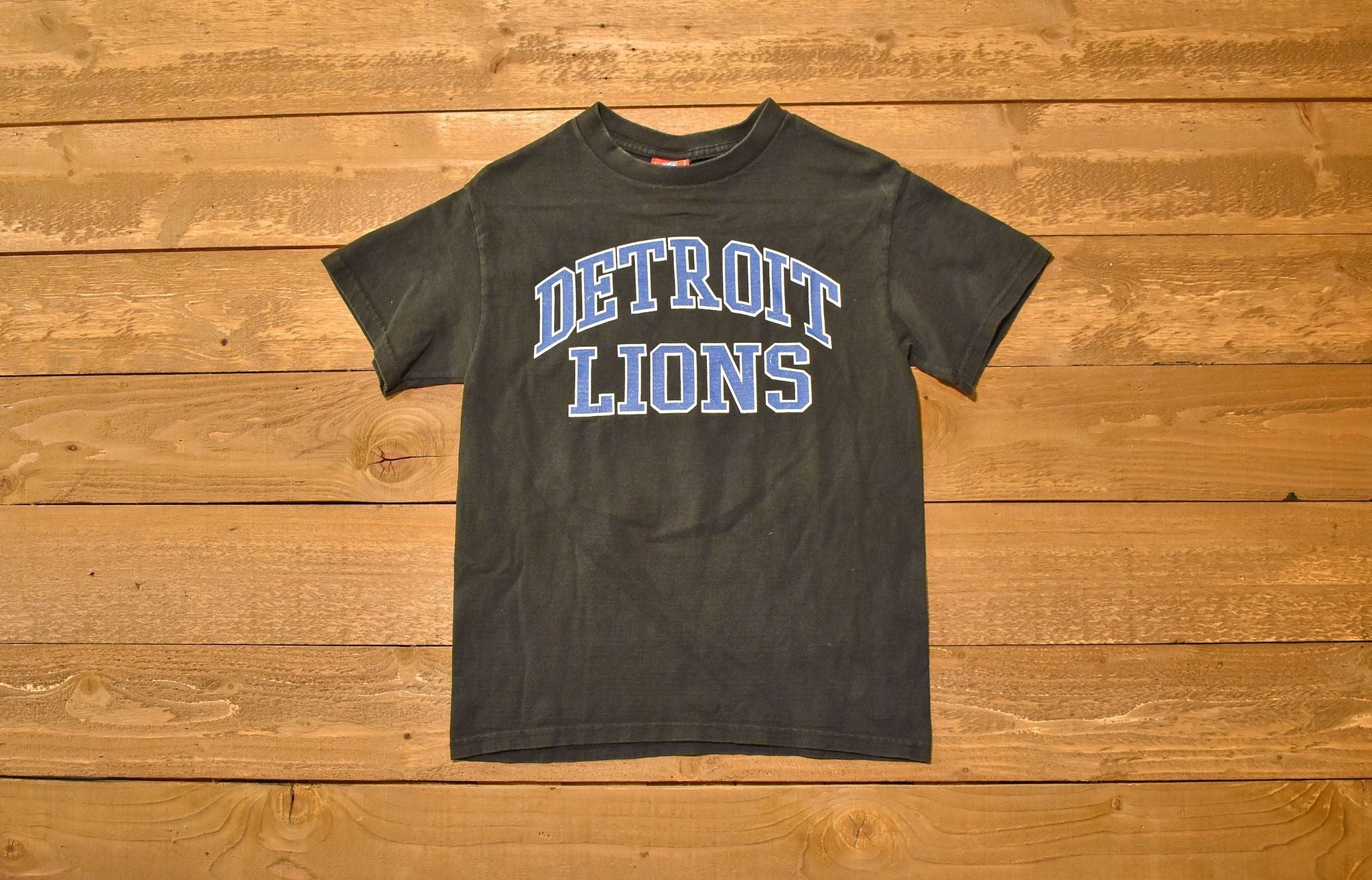 Detriot lions NFL T shirt Mens Large used 14/16 Authentic Branded
