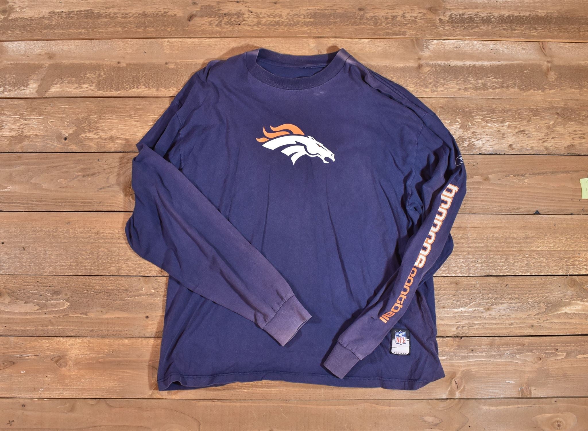 Denver Broncos Mens 2XL Long Sleeve NFL Football Used Shirt