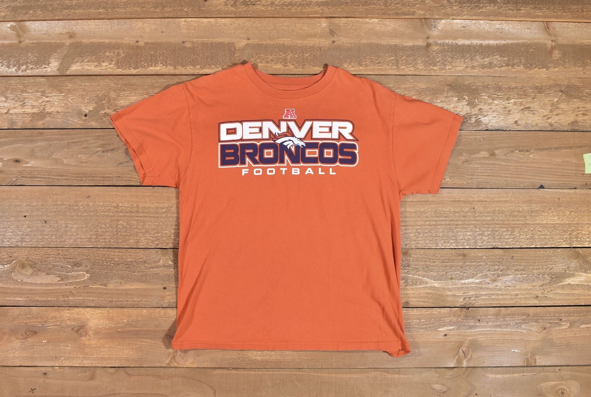 Denver Broncos mens t-shirt Large Used Orange NFL Football Authentic tee